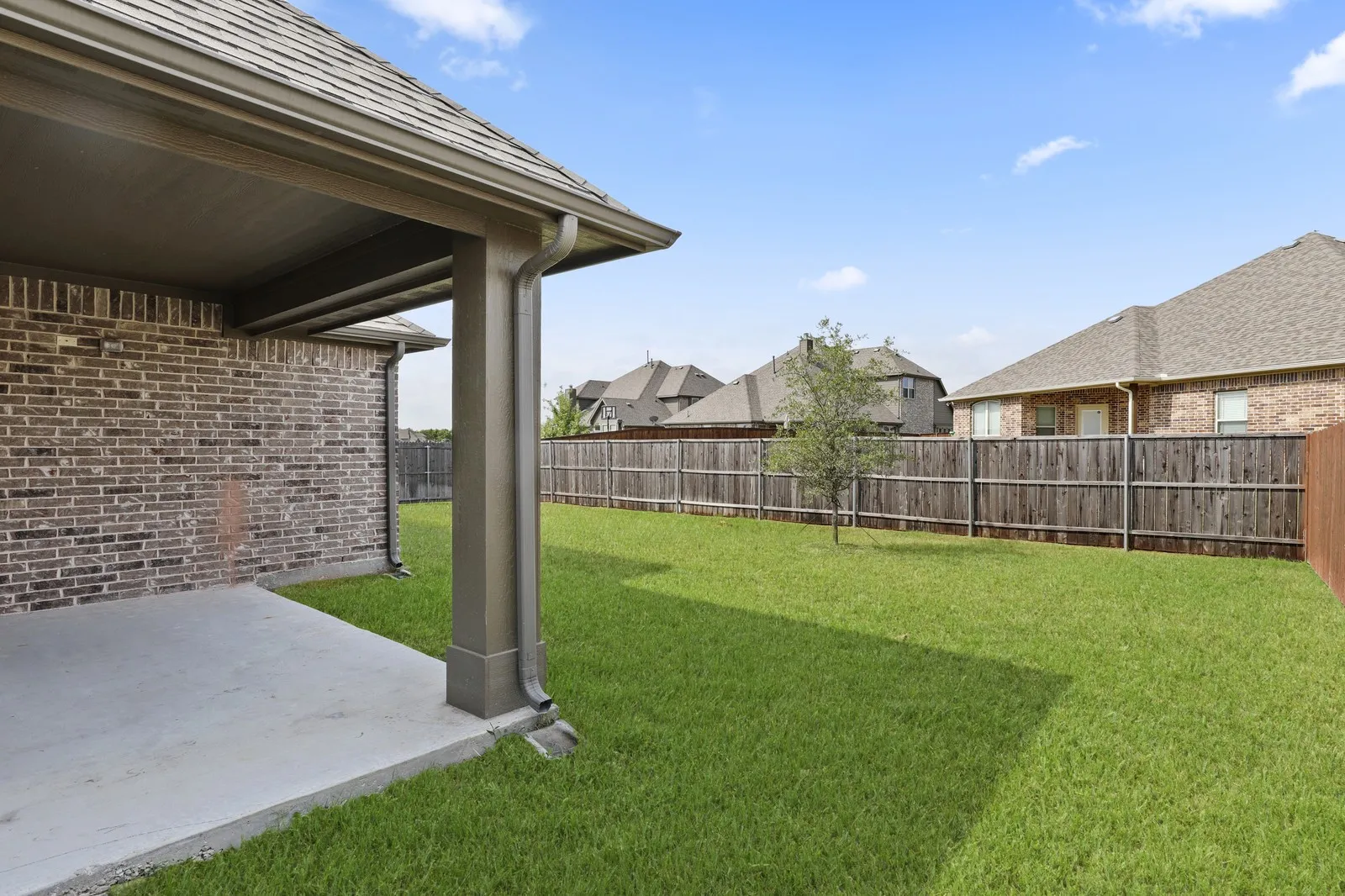 Single Family Residence For Sale in Grayson County , 4914 Camp Verde Circle, Sherman, Texas 75092, 4 Bedroom, 2 Bathroom, 2 Garage spaces, 2,061 Sqft, built in 2015, mls#21395364, Real Estate Agent in Sherman, Homes For Sale in Grayson county, Homes For Sale in Sherman, Realtor in Sherman Texas, Real Estate Brokerage Independent Realty Texas, Luminita Cordes Realtor