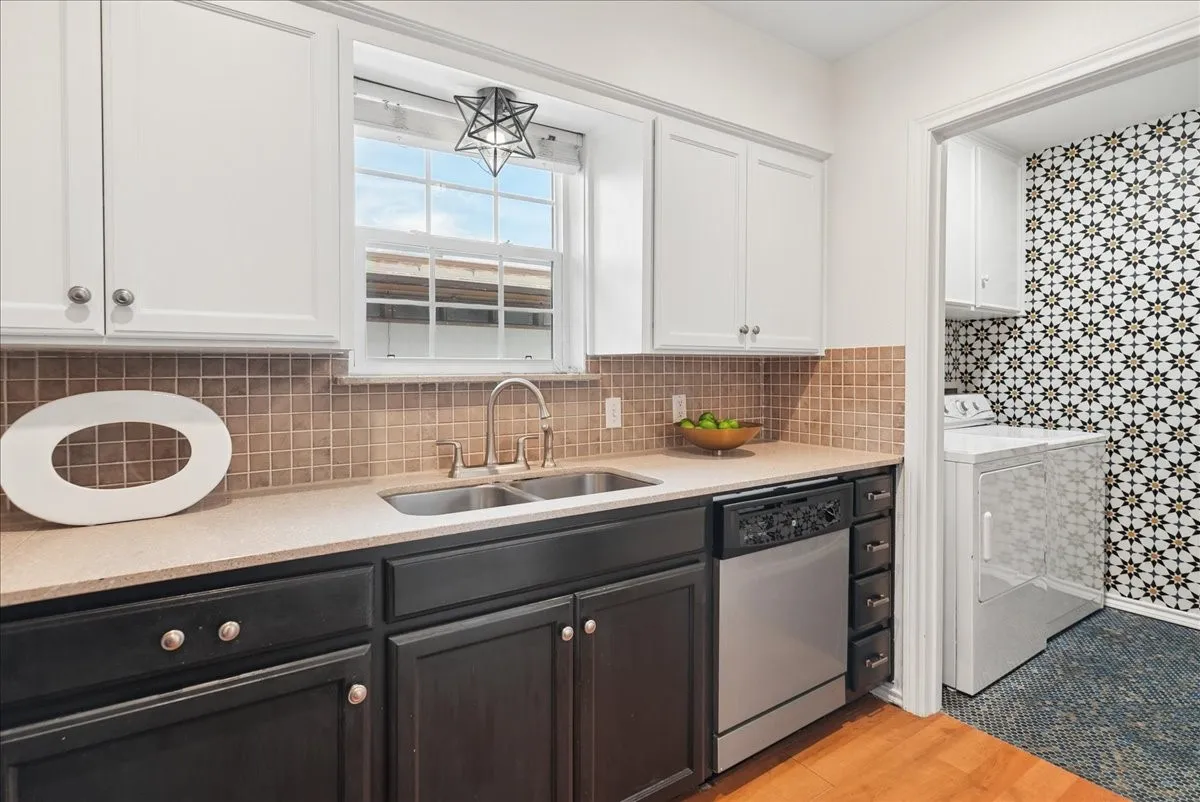 Condominium For Sale in Dallas County , 3212 Daniel Avenue D, University Park, Texas 75205, 2 Bedroom, 2 Bathroom, Garage spaces, 1,190 Sqft, built in 1971, mls#21394322, Real Estate Agent in University Park, Homes For Sale in Dallas county, Homes For Sale in University Park, Realtor in University Park Texas, Real Estate Brokerage Independent Realty Texas, Luminita Cordes Realtor