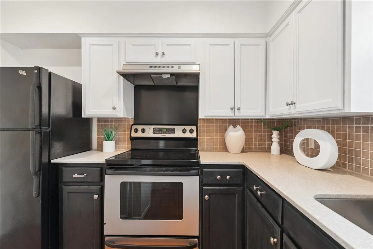 Condominium For Sale in Dallas County , 3212 Daniel Avenue D, University Park, Texas 75205, 2 Bedroom, 2 Bathroom, Garage spaces, 1,190 Sqft, built in 1971, mls#21394322, Real Estate Agent in University Park, Homes For Sale in Dallas county, Homes For Sale in University Park, Realtor in University Park Texas, Real Estate Brokerage Independent Realty Texas, Luminita Cordes Realtor