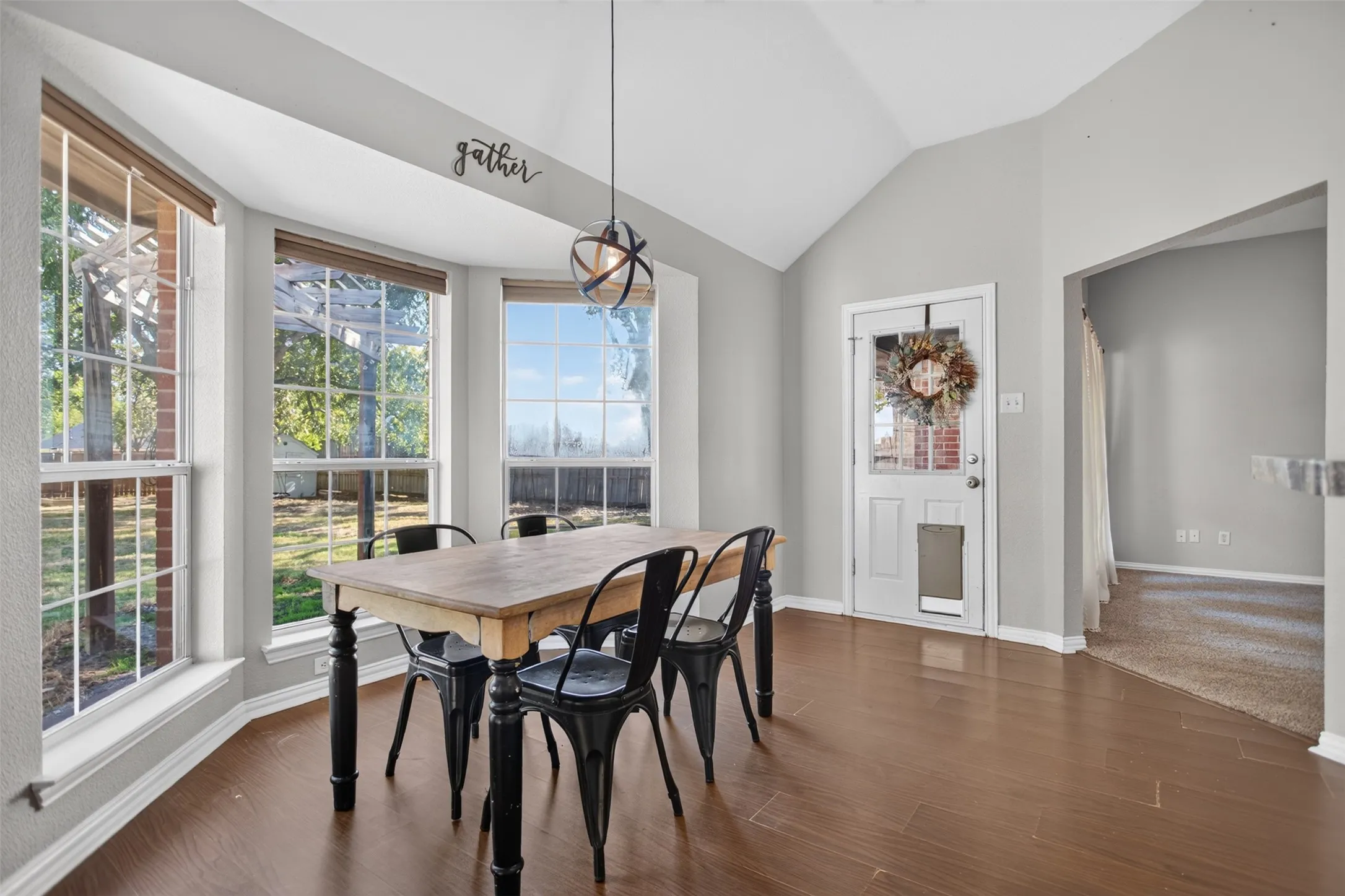 Single Family Residence For Sale in Kaufman County , 407 E Brooks Street, Forney, Texas 75126, 3 Bedroom, 2 Bathroom, Garage spaces, 1,792 Sqft, built in 2001, mls#21386843, Real Estate Agent in Forney, Homes For Sale in Kaufman county, Homes For Sale in Forney, Realtor in Forney Texas, Real Estate Brokerage Independent Realty Texas, Luminita Cordes Realtor
