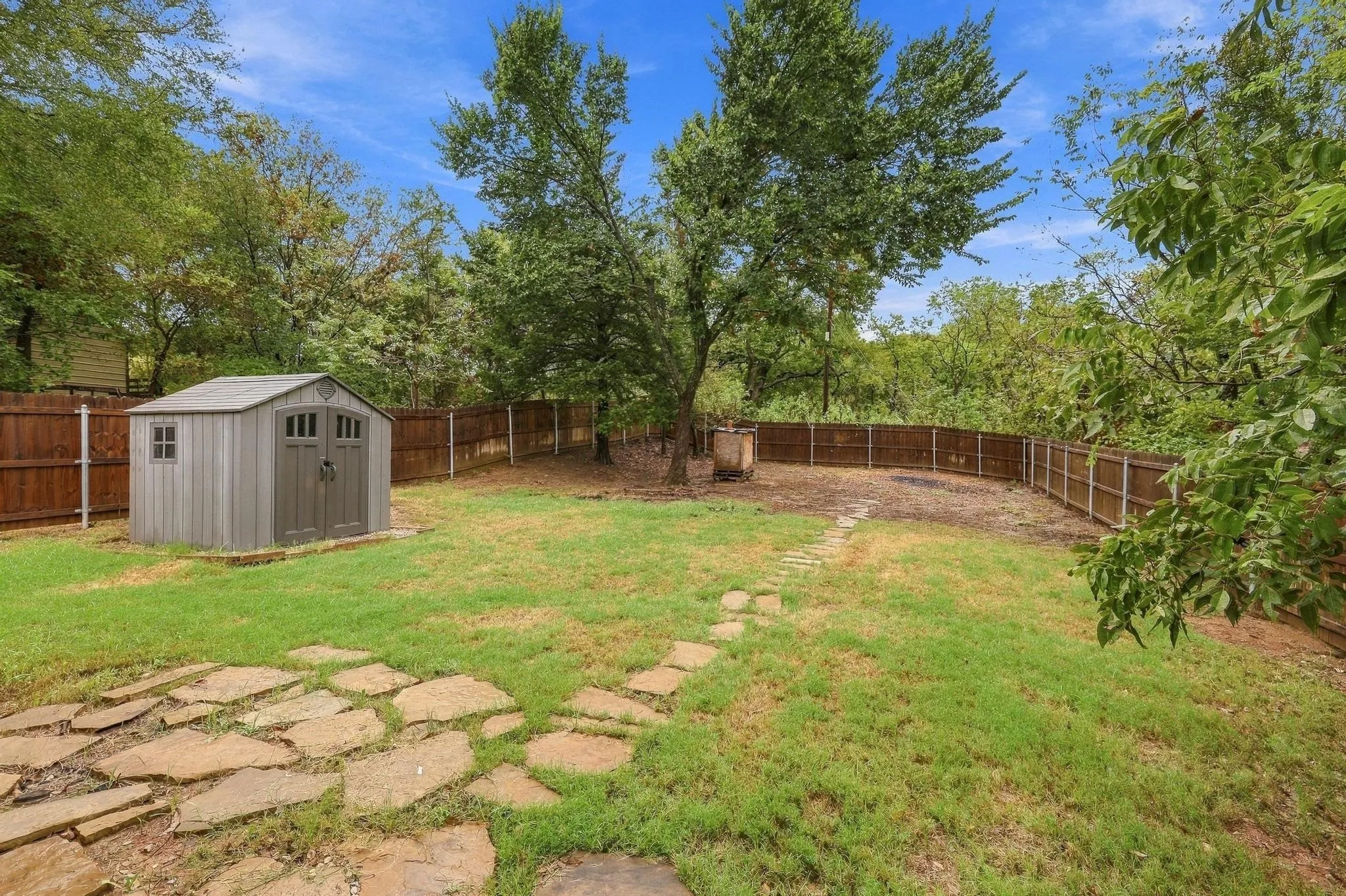 Single Family Residence For Sale in Grayson County , 225 E Washington Street, Denison, Texas 75021, 3 Bedroom, 2 Bathroom, Garage spaces, 1,138 Sqft, built in 2022, mls#21370523, Real Estate Agent in Denison, Homes For Sale in Grayson county, Homes For Sale in Denison, Realtor in Denison Texas, Real Estate Brokerage Independent Realty Texas, Luminita Cordes Realtor