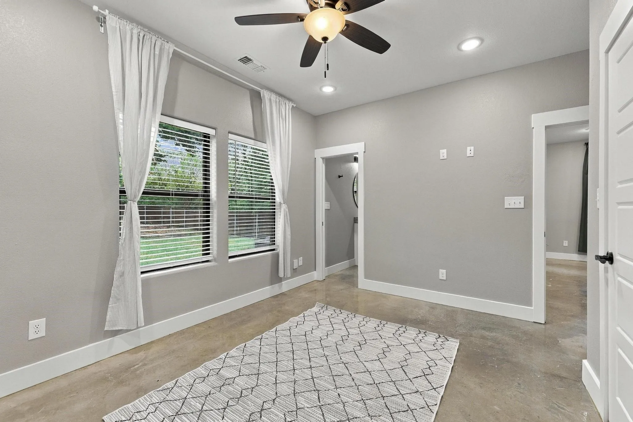 Single Family Residence For Sale in Grayson County , 225 E Washington Street, Denison, Texas 75021, 3 Bedroom, 2 Bathroom, Garage spaces, 1,138 Sqft, built in 2022, mls#21370523, Real Estate Agent in Denison, Homes For Sale in Grayson county, Homes For Sale in Denison, Realtor in Denison Texas, Real Estate Brokerage Independent Realty Texas, Luminita Cordes Realtor