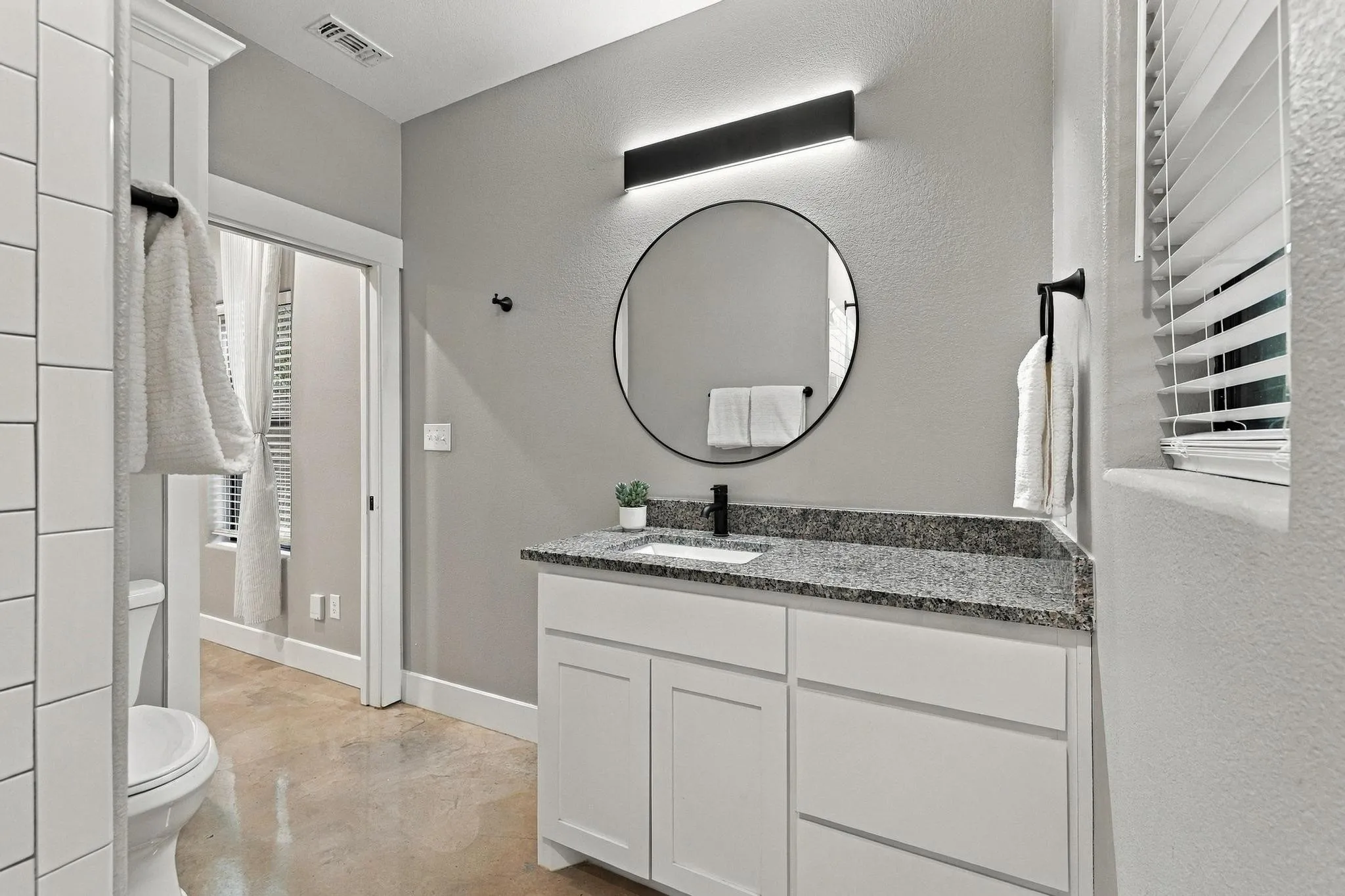 Single Family Residence For Sale in Grayson County , 225 E Washington Street, Denison, Texas 75021, 3 Bedroom, 2 Bathroom, Garage spaces, 1,138 Sqft, built in 2022, mls#21370523, Real Estate Agent in Denison, Homes For Sale in Grayson county, Homes For Sale in Denison, Realtor in Denison Texas, Real Estate Brokerage Independent Realty Texas, Luminita Cordes Realtor