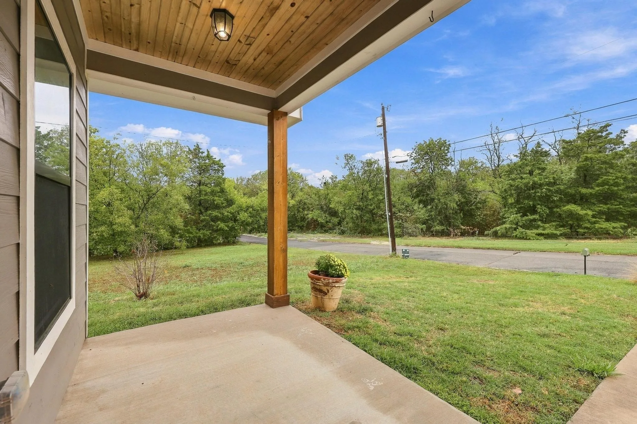 Single Family Residence For Sale in Grayson County , 225 E Washington Street, Denison, Texas 75021, 3 Bedroom, 2 Bathroom, Garage spaces, 1,138 Sqft, built in 2022, mls#21370523, Real Estate Agent in Denison, Homes For Sale in Grayson county, Homes For Sale in Denison, Realtor in Denison Texas, Real Estate Brokerage Independent Realty Texas, Luminita Cordes Realtor