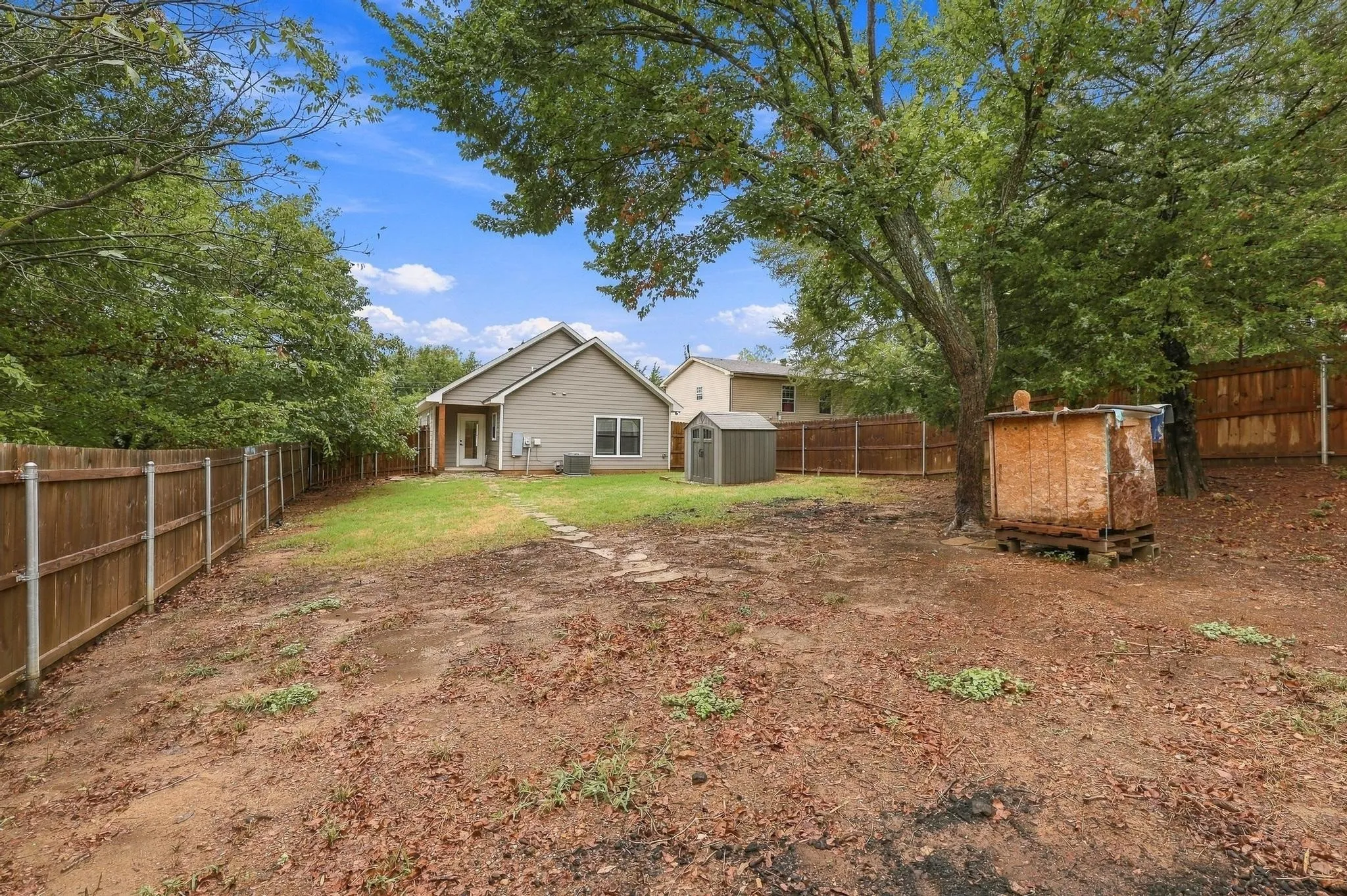 Single Family Residence For Sale in Grayson County , 225 E Washington Street, Denison, Texas 75021, 3 Bedroom, 2 Bathroom, Garage spaces, 1,138 Sqft, built in 2022, mls#21370523, Real Estate Agent in Denison, Homes For Sale in Grayson county, Homes For Sale in Denison, Realtor in Denison Texas, Real Estate Brokerage Independent Realty Texas, Luminita Cordes Realtor