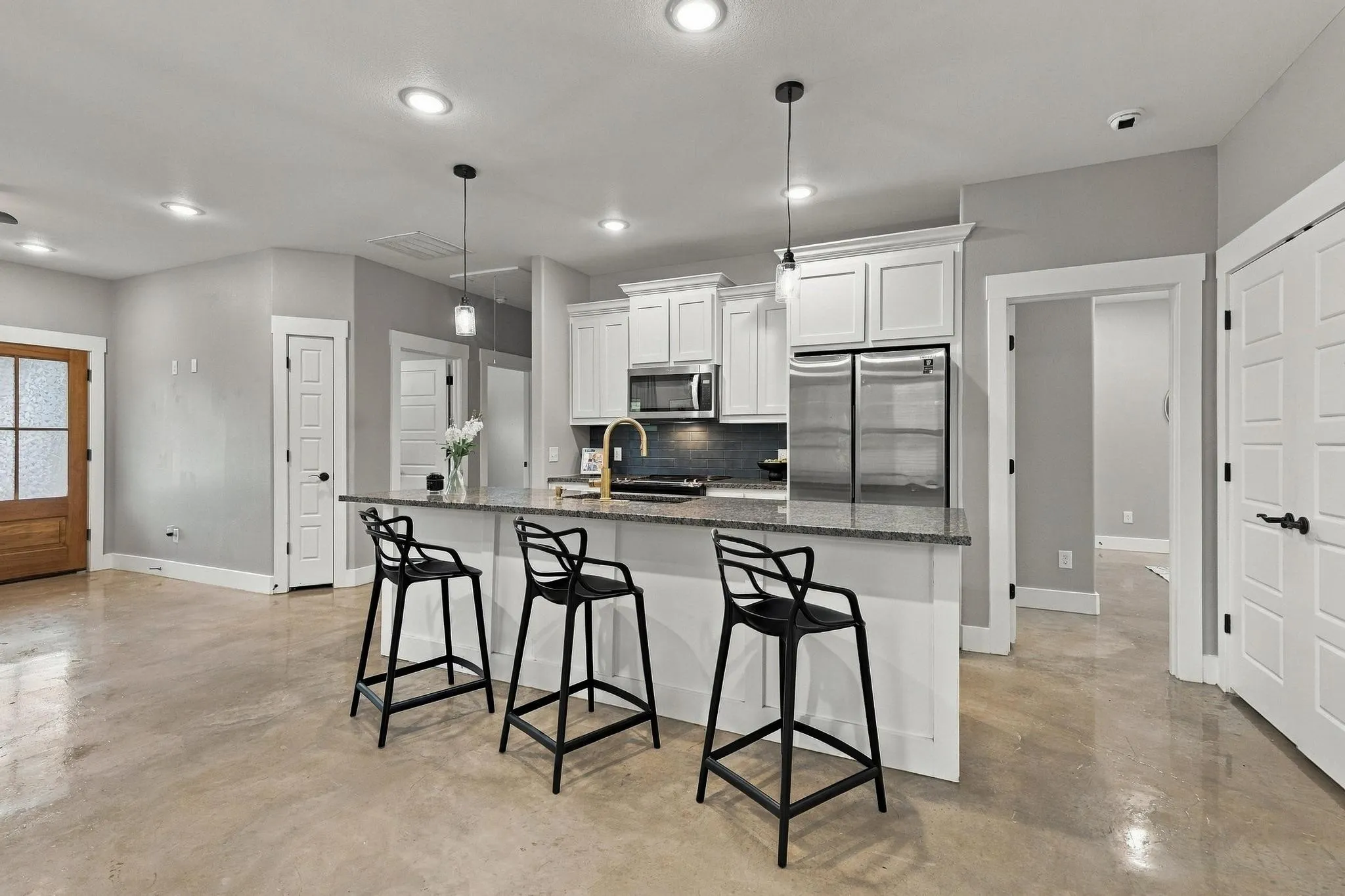 Single Family Residence For Sale in Grayson County , 225 E Washington Street, Denison, Texas 75021, 3 Bedroom, 2 Bathroom, Garage spaces, 1,138 Sqft, built in 2022, mls#21370523, Real Estate Agent in Denison, Homes For Sale in Grayson county, Homes For Sale in Denison, Realtor in Denison Texas, Real Estate Brokerage Independent Realty Texas, Luminita Cordes Realtor
