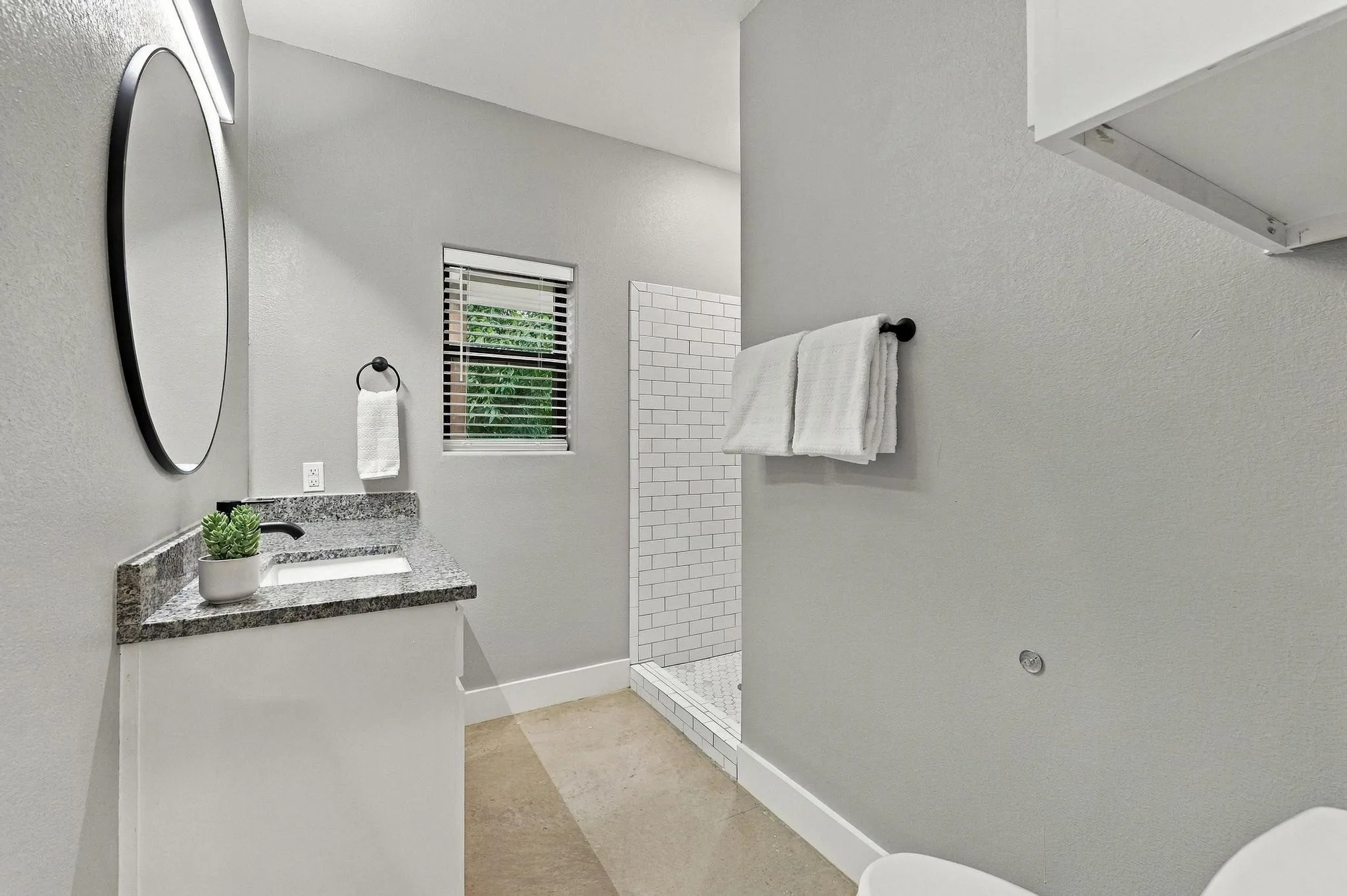 Single Family Residence For Sale in Grayson County , 225 E Washington Street, Denison, Texas 75021, 3 Bedroom, 2 Bathroom, Garage spaces, 1,138 Sqft, built in 2022, mls#21370523, Real Estate Agent in Denison, Homes For Sale in Grayson county, Homes For Sale in Denison, Realtor in Denison Texas, Real Estate Brokerage Independent Realty Texas, Luminita Cordes Realtor