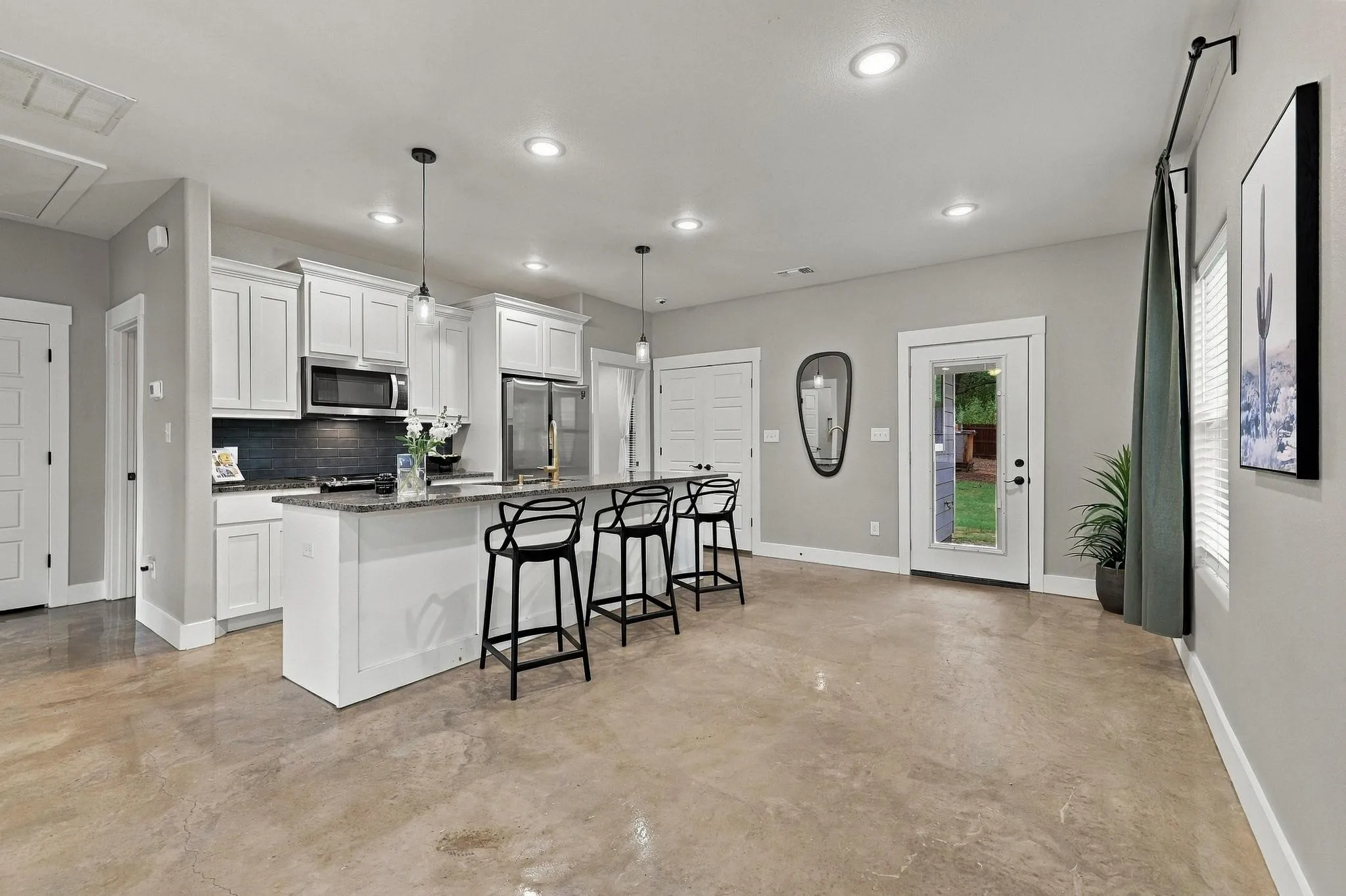 Single Family Residence For Sale in Grayson County , 225 E Washington Street, Denison, Texas 75021, 3 Bedroom, 2 Bathroom, Garage spaces, 1,138 Sqft, built in 2022, mls#21370523, Real Estate Agent in Denison, Homes For Sale in Grayson county, Homes For Sale in Denison, Realtor in Denison Texas, Real Estate Brokerage Independent Realty Texas, Luminita Cordes Realtor