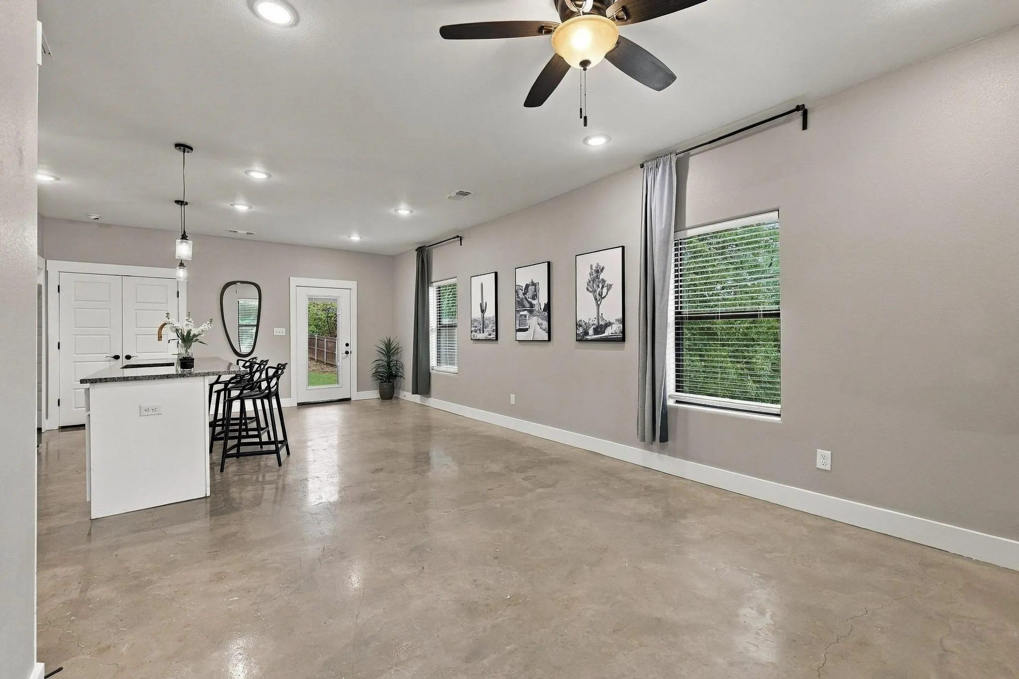 Single Family Residence For Sale in Grayson County , 225 E Washington Street, Denison, Texas 75021, 3 Bedroom, 2 Bathroom, Garage spaces, 1,138 Sqft, built in 2022, mls#21370523, Real Estate Agent in Denison, Homes For Sale in Grayson county, Homes For Sale in Denison, Realtor in Denison Texas, Real Estate Brokerage Independent Realty Texas, Luminita Cordes Realtor