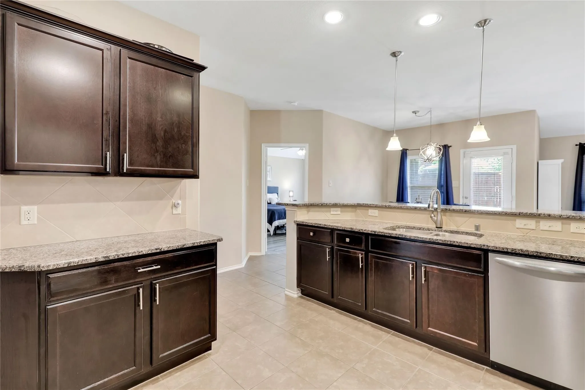 Single Family Residence For Rent in Collin County , 1107 Dickenson Drive, Melissa, Texas 75454, 3 Bedroom, 2 Bathroom, 2 Garage spaces, 2,054 Sqft, built in 2014, mls#21395335, Real Estate Agent in Melissa, Homes For Rent in Collin county, Homes For Rent in Melissa, Realtor in Melissa Texas, Real Estate Brokerage Independent Realty Texas, Luminita Cordes Realtor