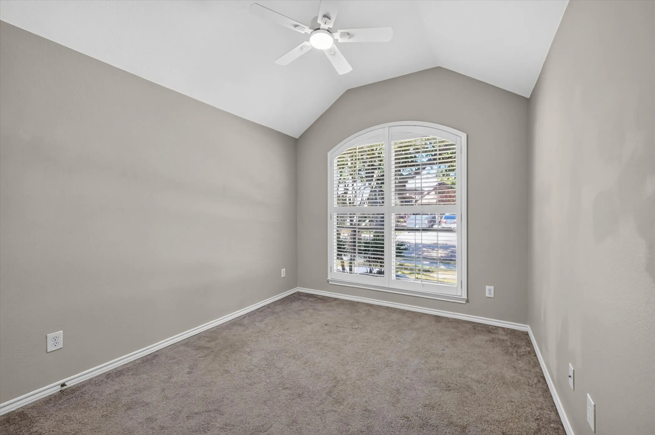 Single Family Residence For Rent in Denton County , 2503 Windgate Lane, Frisco, Texas 75033, 4 Bedroom, 2 Bathroom, 2 Garage spaces, 1,881 Sqft, built in 1999, mls#21394254, Real Estate Agent in Frisco, Homes For Rent in Denton county, Homes For Rent in Frisco, Realtor in Frisco Texas, Real Estate Brokerage Independent Realty Texas, Luminita Cordes Realtor