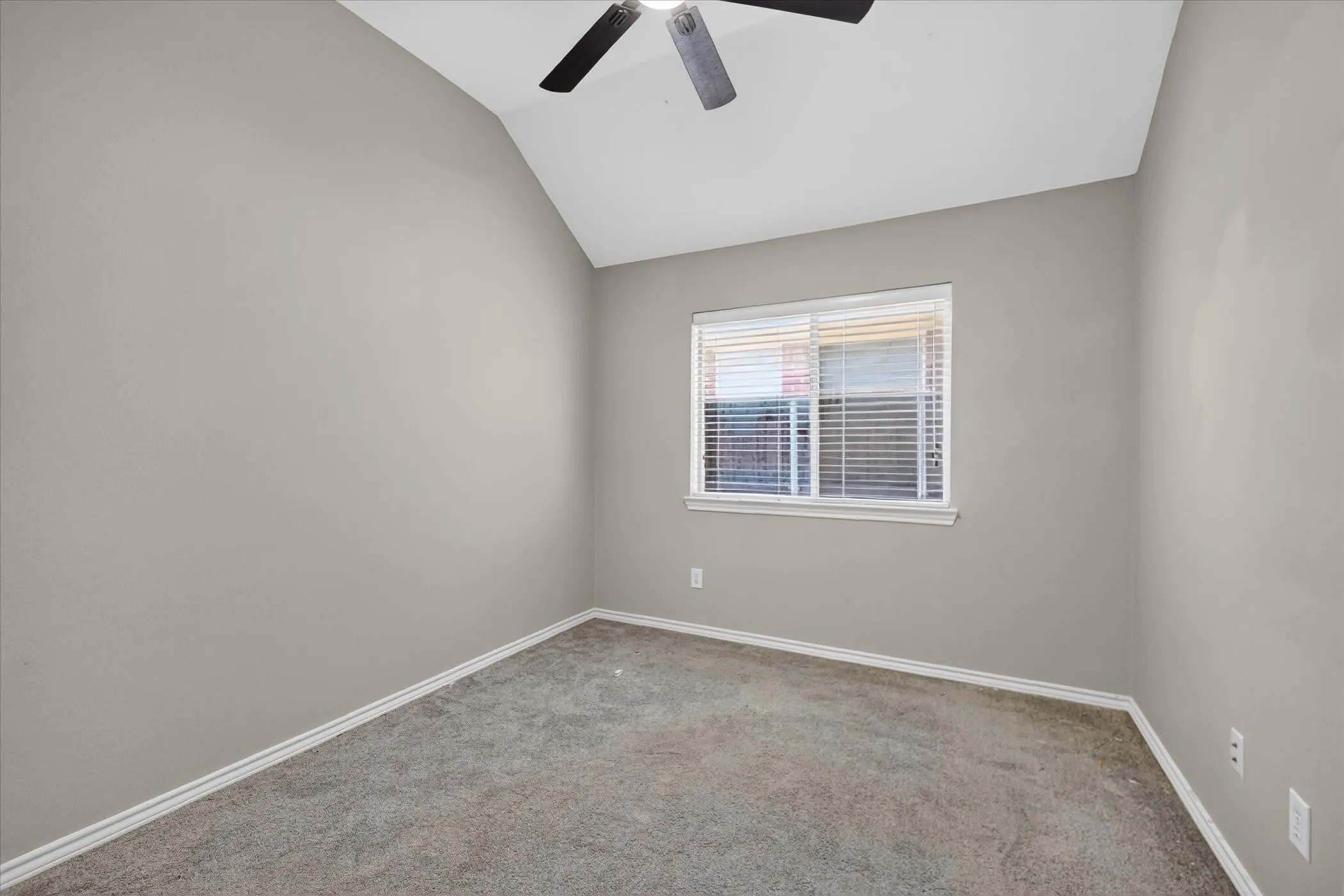 Single Family Residence For Rent in Denton County , 2503 Windgate Lane, Frisco, Texas 75033, 4 Bedroom, 2 Bathroom, 2 Garage spaces, 1,881 Sqft, built in 1999, mls#21394254, Real Estate Agent in Frisco, Homes For Rent in Denton county, Homes For Rent in Frisco, Realtor in Frisco Texas, Real Estate Brokerage Independent Realty Texas, Luminita Cordes Realtor