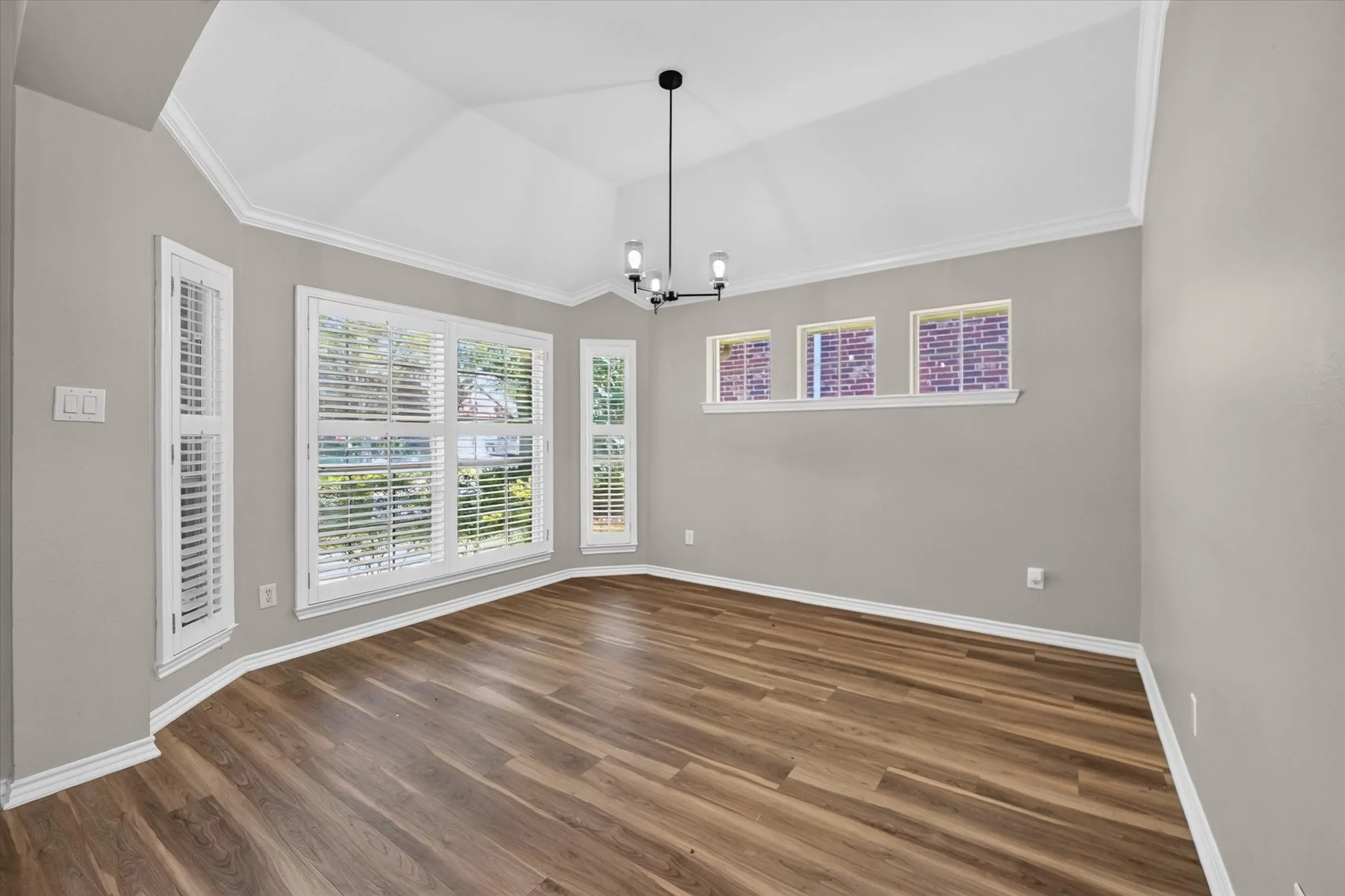 Single Family Residence For Rent in Denton County , 2503 Windgate Lane, Frisco, Texas 75033, 4 Bedroom, 2 Bathroom, 2 Garage spaces, 1,881 Sqft, built in 1999, mls#21394254, Real Estate Agent in Frisco, Homes For Rent in Denton county, Homes For Rent in Frisco, Realtor in Frisco Texas, Real Estate Brokerage Independent Realty Texas, Luminita Cordes Realtor