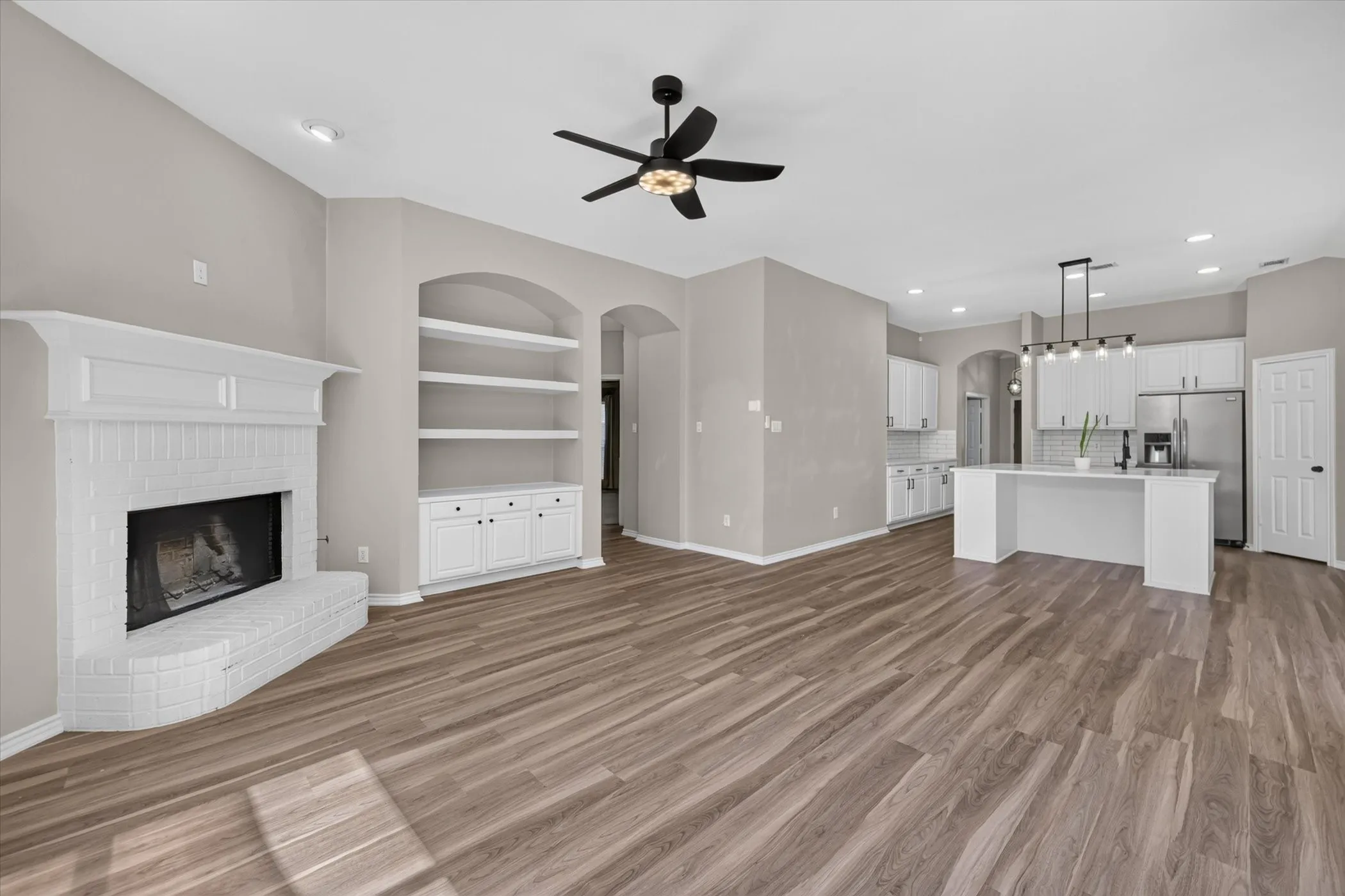 Single Family Residence For Rent in Denton County , 2503 Windgate Lane, Frisco, Texas 75033, 4 Bedroom, 2 Bathroom, 2 Garage spaces, 1,881 Sqft, built in 1999, mls#21394254, Real Estate Agent in Frisco, Homes For Rent in Denton county, Homes For Rent in Frisco, Realtor in Frisco Texas, Real Estate Brokerage Independent Realty Texas, Luminita Cordes Realtor