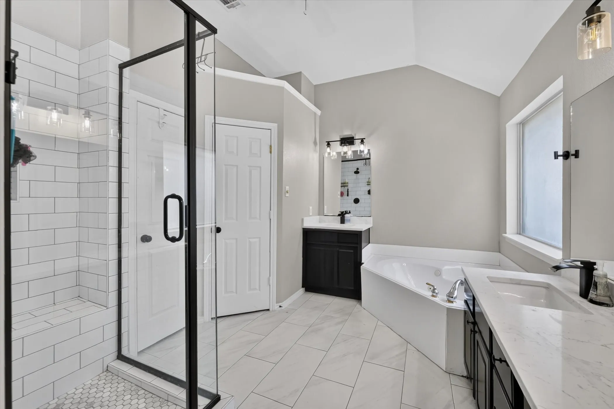 Single Family Residence For Rent in Denton County , 2503 Windgate Lane, Frisco, Texas 75033, 4 Bedroom, 2 Bathroom, 2 Garage spaces, 1,881 Sqft, built in 1999, mls#21394254, Real Estate Agent in Frisco, Homes For Rent in Denton county, Homes For Rent in Frisco, Realtor in Frisco Texas, Real Estate Brokerage Independent Realty Texas, Luminita Cordes Realtor