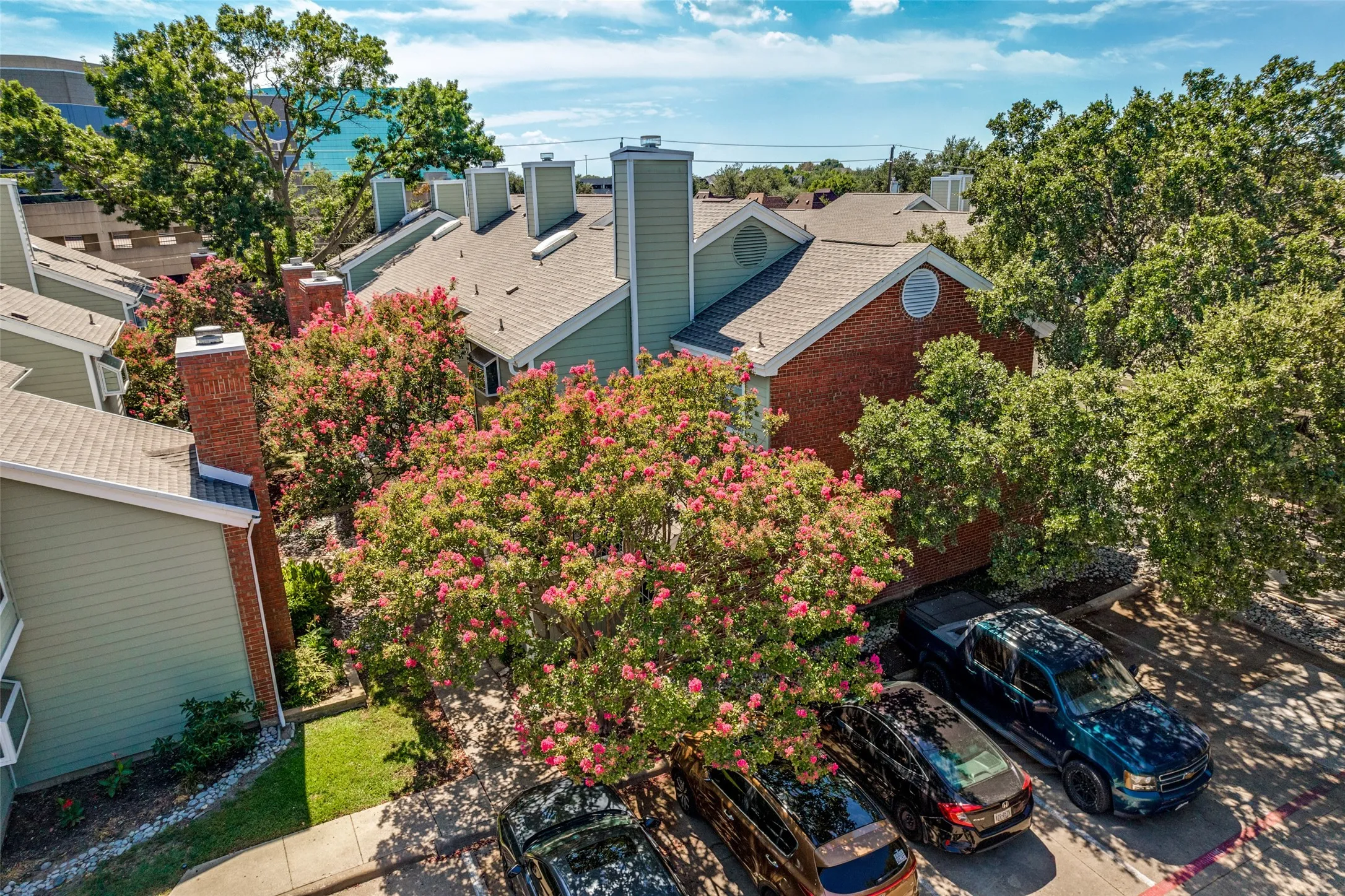 Condominium For Sale in Collin County , 6220 Bentwood Trail 707, Dallas, Texas 75252, 1 Bedroom, 1 Bathroom, 1 Garage spaces, 487 Sqft, built in 1984, mls#21394343, Real Estate Agent in Dallas, Homes For Sale in Collin county, Homes For Sale in Dallas, Realtor in Dallas Texas, Real Estate Brokerage Independent Realty Texas, Luminita Cordes Realtor