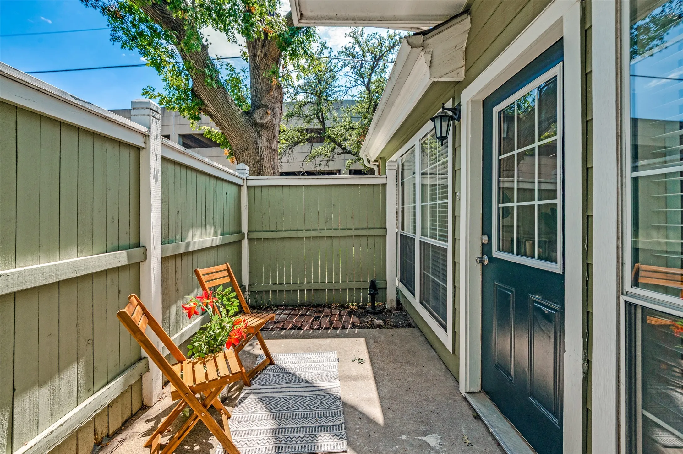 Condominium For Sale in Collin County , 6220 Bentwood Trail 707, Dallas, Texas 75252, 1 Bedroom, 1 Bathroom, 1 Garage spaces, 487 Sqft, built in 1984, mls#21394343, Real Estate Agent in Dallas, Homes For Sale in Collin county, Homes For Sale in Dallas, Realtor in Dallas Texas, Real Estate Brokerage Independent Realty Texas, Luminita Cordes Realtor