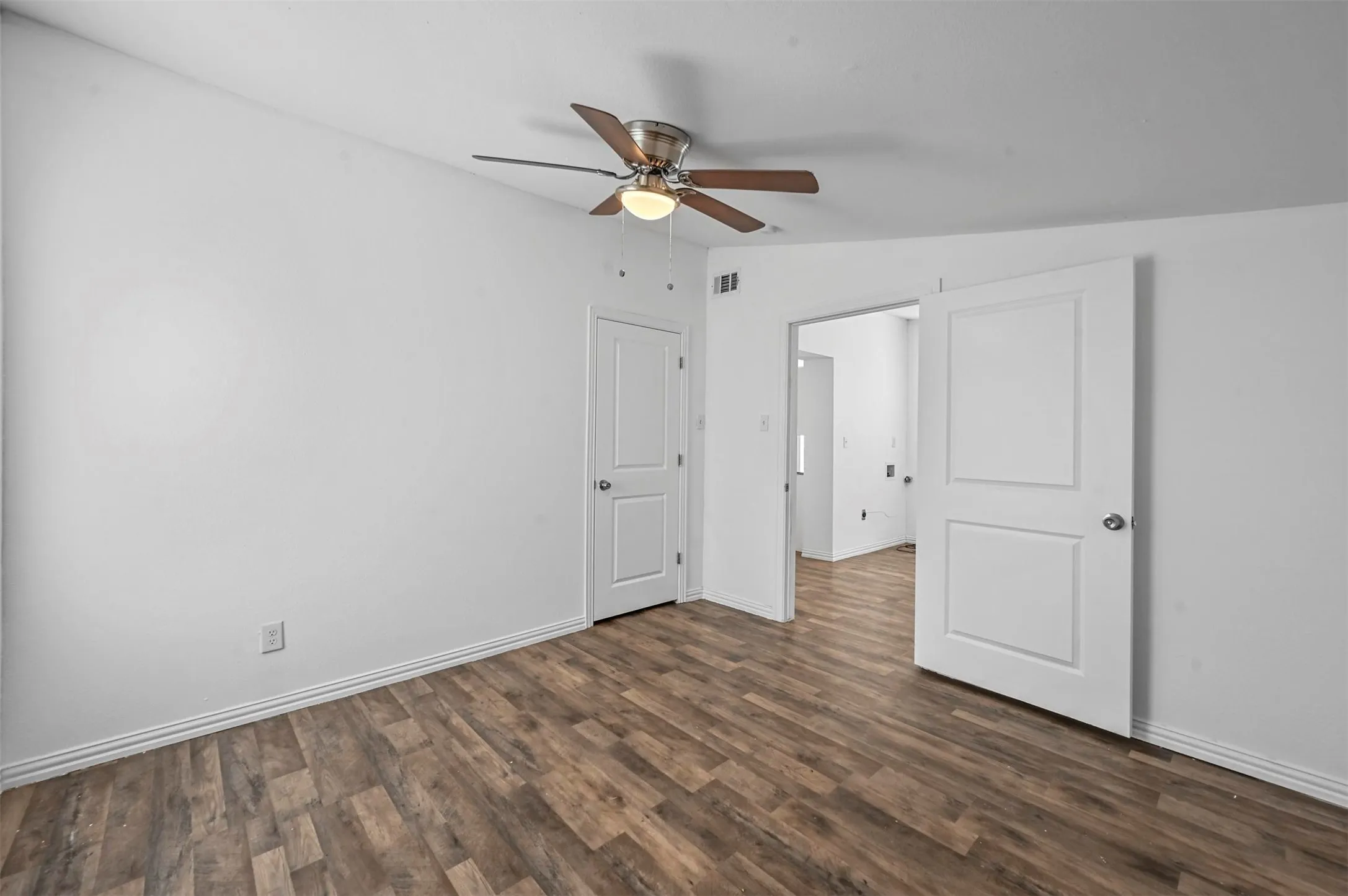 Single Family Residence For Rent in Grayson County , 708 W Day Street, Denison, Texas 75020, 2 Bedroom, 2 Bathroom, Garage spaces, 1,113 Sqft, built in 1928, mls#21395384, Real Estate Agent in Denison, Homes For Rent in Grayson county, Homes For Rent in Denison, Realtor in Denison Texas, Real Estate Brokerage Independent Realty Texas, Luminita Cordes Realtor