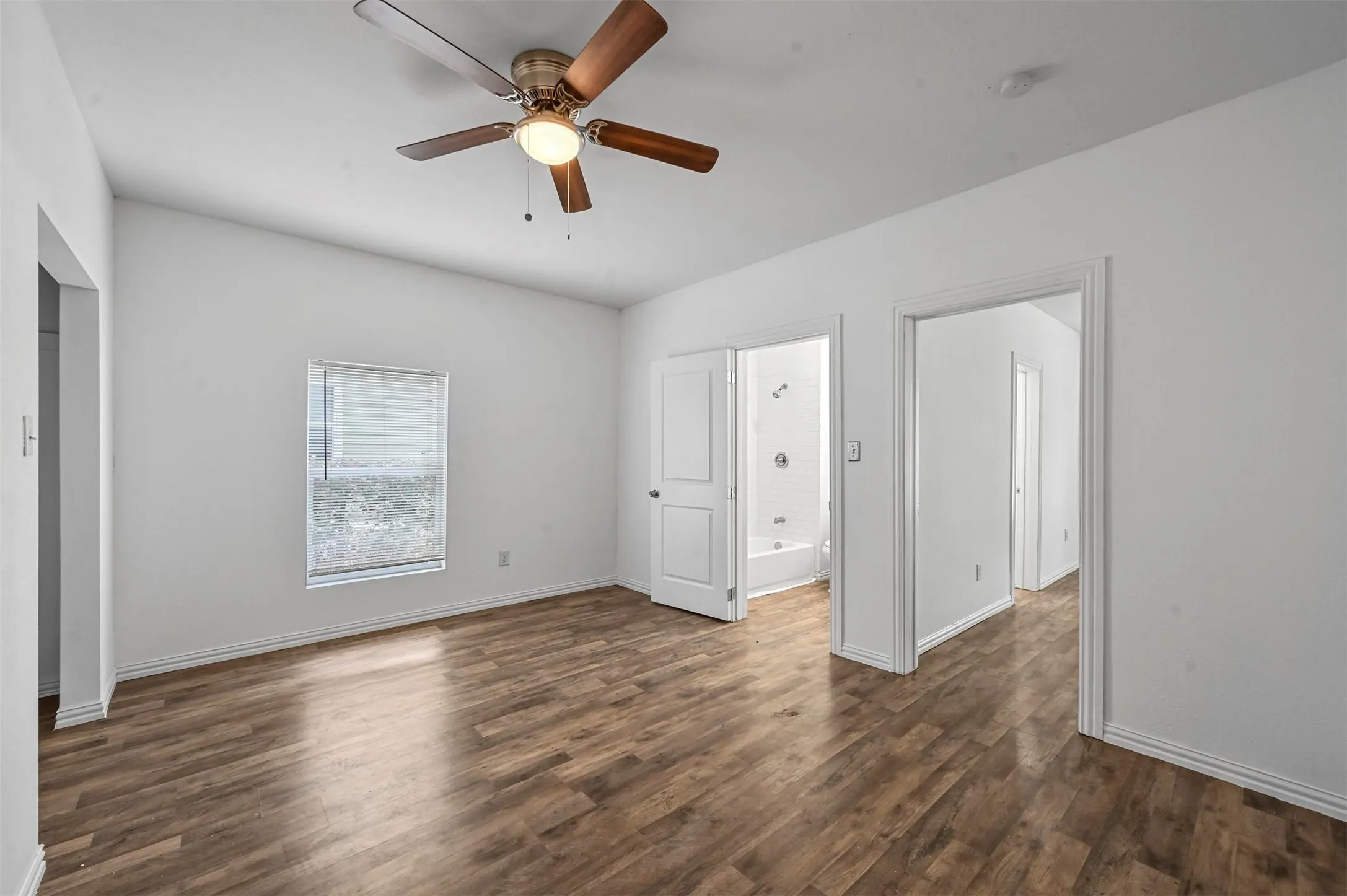 Single Family Residence For Rent in Grayson County , 708 W Day Street, Denison, Texas 75020, 2 Bedroom, 2 Bathroom, Garage spaces, 1,113 Sqft, built in 1928, mls#21395384, Real Estate Agent in Denison, Homes For Rent in Grayson county, Homes For Rent in Denison, Realtor in Denison Texas, Real Estate Brokerage Independent Realty Texas, Luminita Cordes Realtor