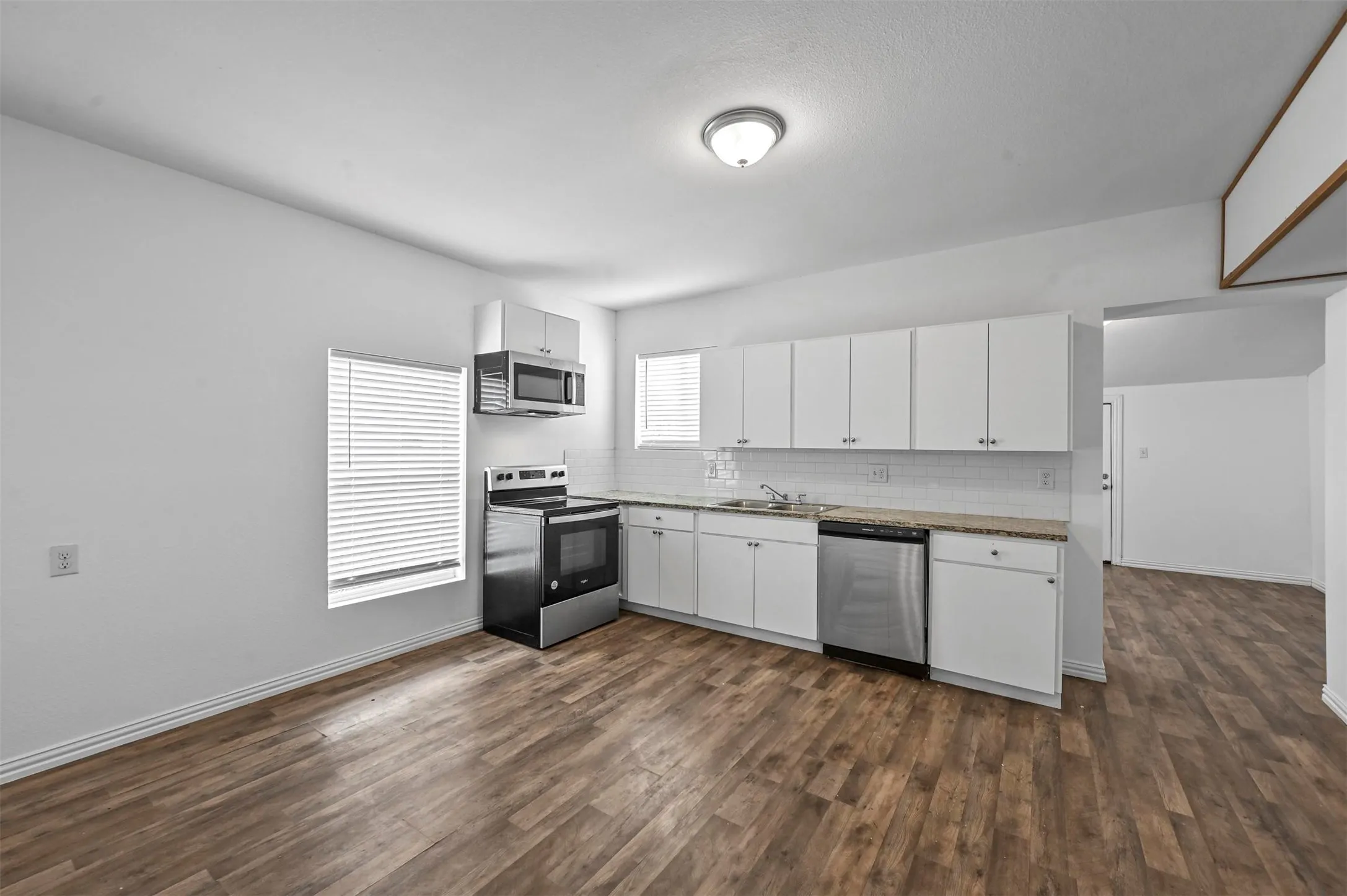 Single Family Residence For Rent in Grayson County , 708 W Day Street, Denison, Texas 75020, 2 Bedroom, 2 Bathroom, Garage spaces, 1,113 Sqft, built in 1928, mls#21395384, Real Estate Agent in Denison, Homes For Rent in Grayson county, Homes For Rent in Denison, Realtor in Denison Texas, Real Estate Brokerage Independent Realty Texas, Luminita Cordes Realtor