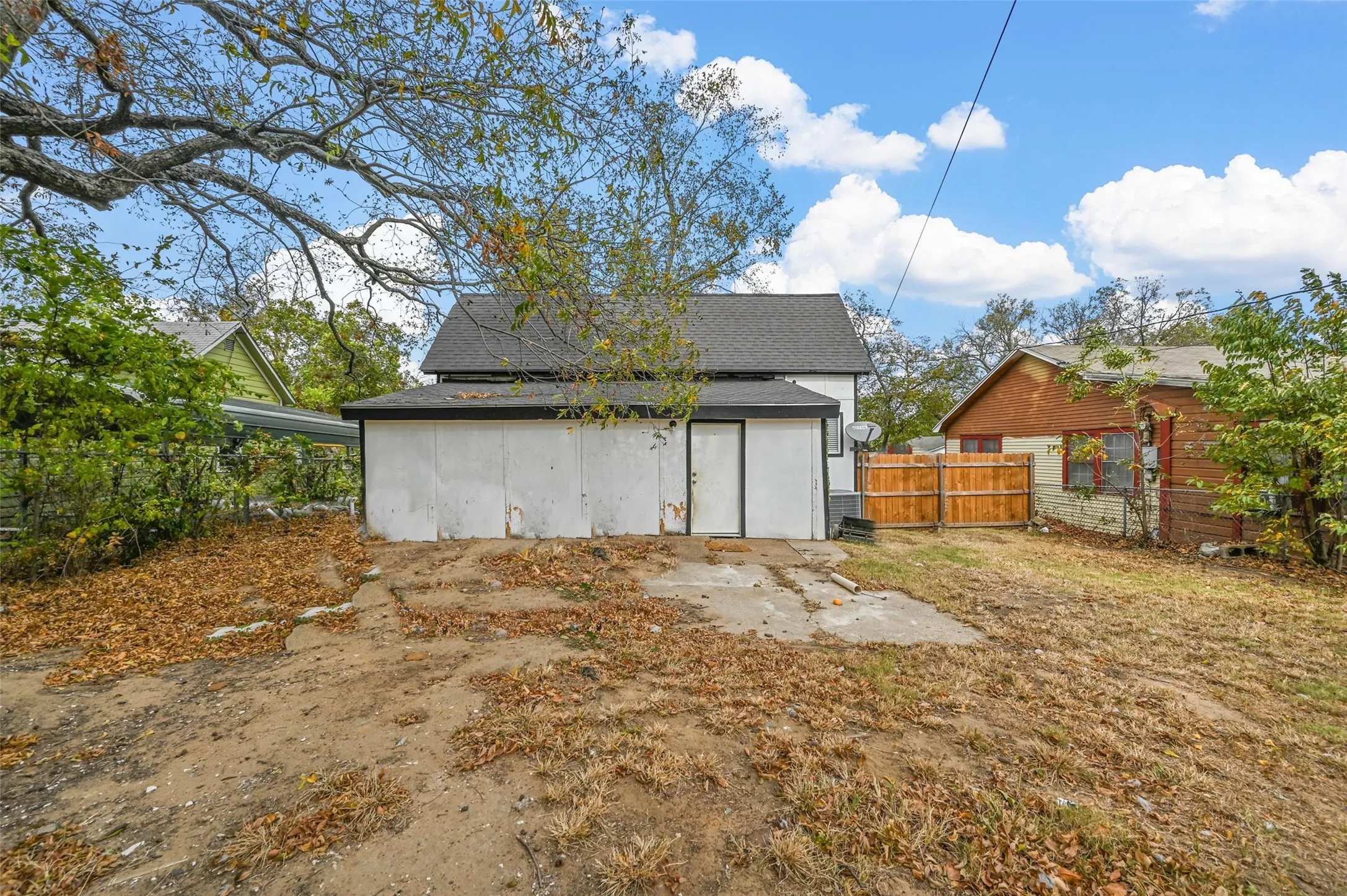 Single Family Residence For Rent in Grayson County , 708 W Day Street, Denison, Texas 75020, 2 Bedroom, 2 Bathroom, Garage spaces, 1,113 Sqft, built in 1928, mls#21395384, Real Estate Agent in Denison, Homes For Rent in Grayson county, Homes For Rent in Denison, Realtor in Denison Texas, Real Estate Brokerage Independent Realty Texas, Luminita Cordes Realtor