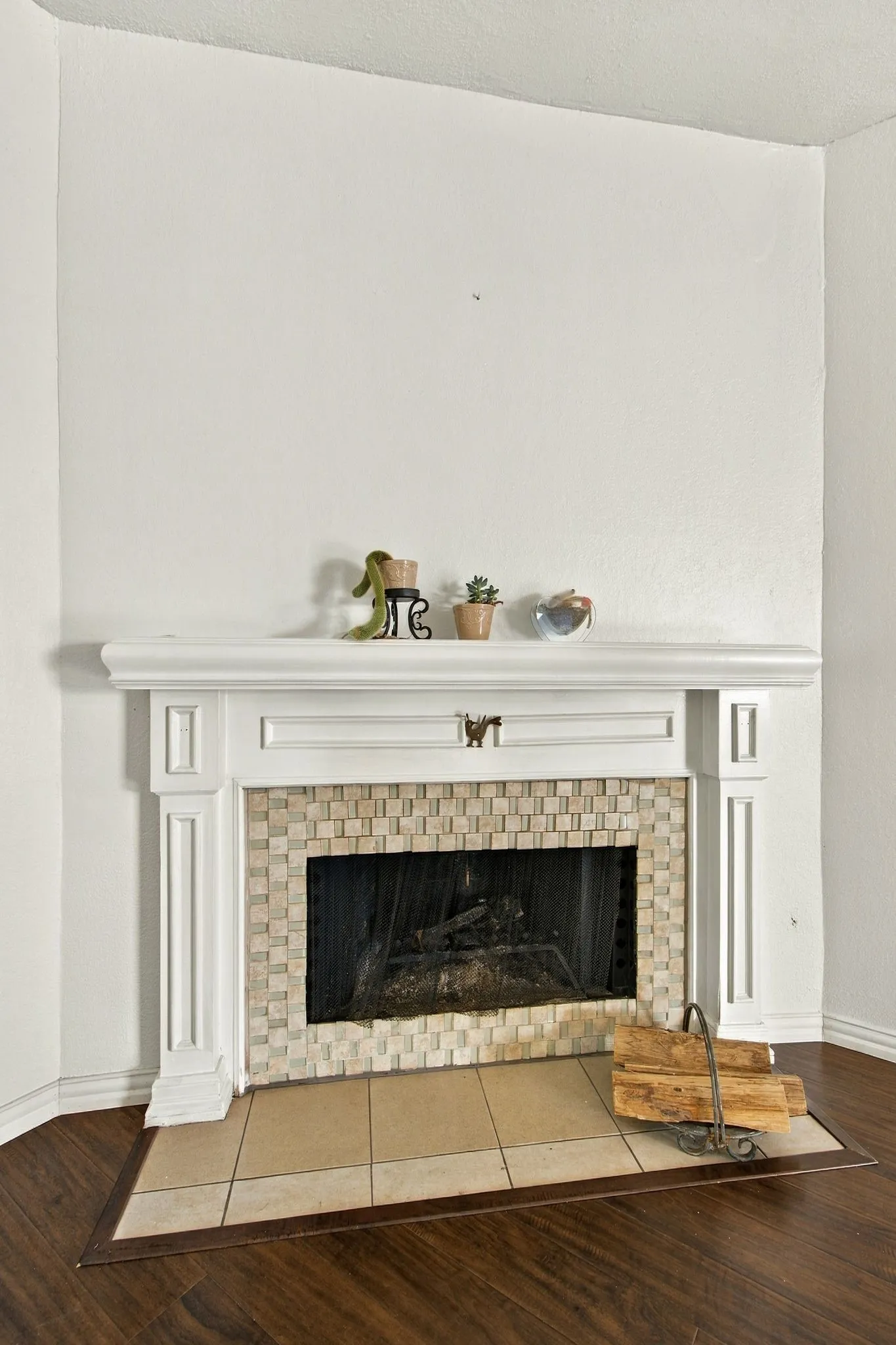 Townhouse For Rent in Dallas County , 3550 Country Square Drive 304, Carrollton, Texas 75006, 2 Bedroom, 3 Bathroom, Garage spaces, 1,252 Sqft, built in 1982, mls#21395328, Real Estate Agent in Carrollton, Homes For Rent in Dallas county, Homes For Rent in Carrollton, Realtor in Carrollton Texas, Real Estate Brokerage Independent Realty Texas, Luminita Cordes Realtor