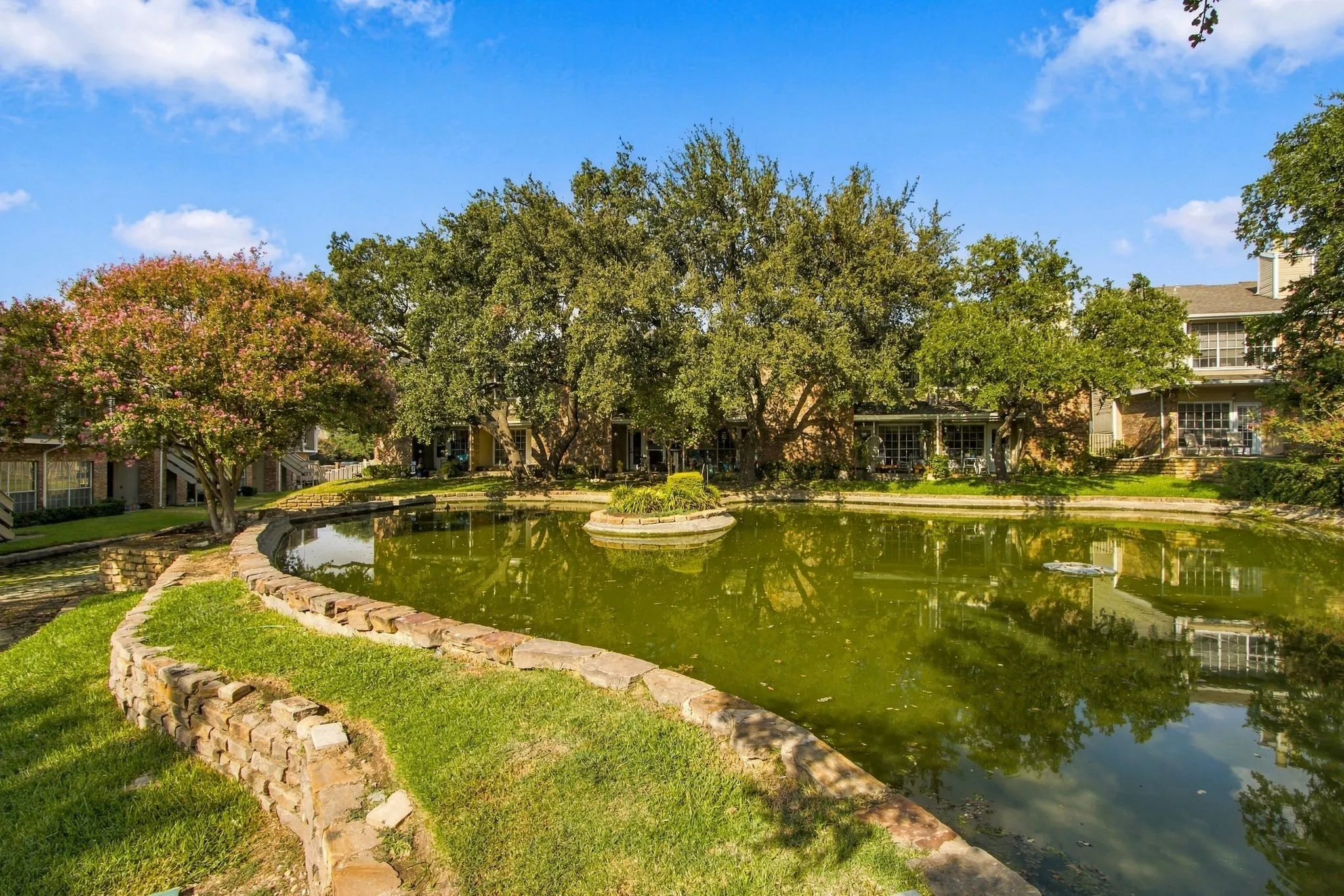 Townhouse For Rent in Dallas County , 3550 Country Square Drive 304, Carrollton, Texas 75006, 2 Bedroom, 3 Bathroom, Garage spaces, 1,252 Sqft, built in 1982, mls#21395328, Real Estate Agent in Carrollton, Homes For Rent in Dallas county, Homes For Rent in Carrollton, Realtor in Carrollton Texas, Real Estate Brokerage Independent Realty Texas, Luminita Cordes Realtor