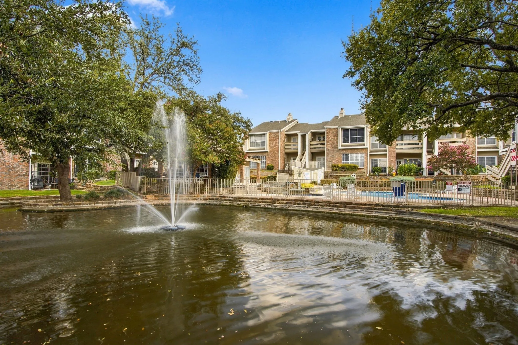 Townhouse For Rent in Dallas County , 3550 Country Square Drive 304, Carrollton, Texas 75006, 2 Bedroom, 3 Bathroom, Garage spaces, 1,252 Sqft, built in 1982, mls#21395328, Real Estate Agent in Carrollton, Homes For Rent in Dallas county, Homes For Rent in Carrollton, Realtor in Carrollton Texas, Real Estate Brokerage Independent Realty Texas, Luminita Cordes Realtor