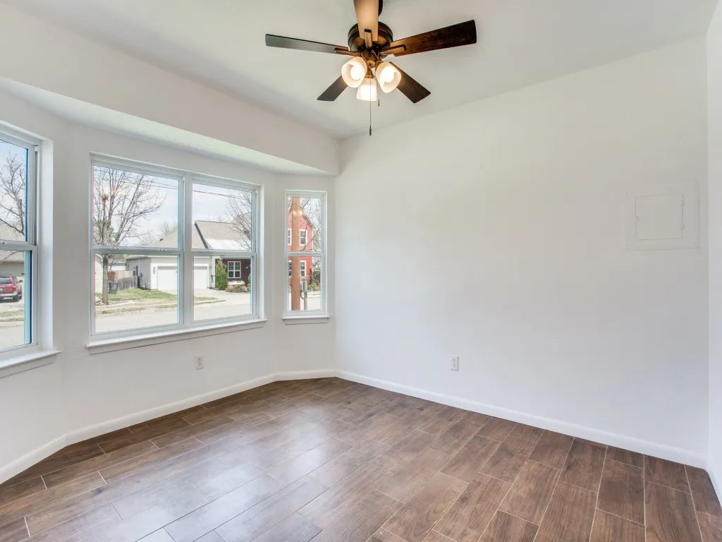 Single Family Residence For Sale in Tarrant County , 1307 Worthington Street, Grapevine, Texas 76051, 2 Bedroom, 2 Bathroom, Garage spaces, 984 Sqft, built in 1982, mls#21395378, Real Estate Agent in Grapevine, Homes For Sale in Tarrant county, Homes For Sale in Grapevine, Realtor in Grapevine Texas, Real Estate Brokerage Independent Realty Texas, Luminita Cordes Realtor