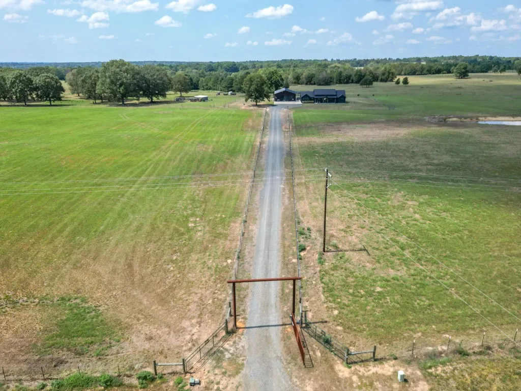 Single Family Residence For Sale in Wood County , 3528 S FM 2659, Hawkins, Texas 75765, 5 Bedroom, 4 Bathroom, Garage spaces, 3,081 Sqft, built in 2024, mls#21395390, Real Estate Agent in Hawkins, Homes For Sale in Wood county, Homes For Sale in Hawkins, Realtor in Hawkins Texas, Real Estate Brokerage Independent Realty Texas, Luminita Cordes Realtor