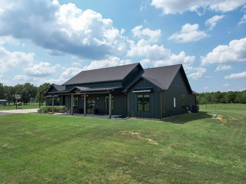Single Family Residence For Sale in Wood County , 3528 S FM 2659, Hawkins, Texas 75765, 5 Bedroom, 4 Bathroom, Garage spaces, 3,081 Sqft, built in 2024, mls#21395390, Real Estate Agent in Hawkins, Homes For Sale in Wood county, Homes For Sale in Hawkins, Realtor in Hawkins Texas, Real Estate Brokerage Independent Realty Texas, Luminita Cordes Realtor