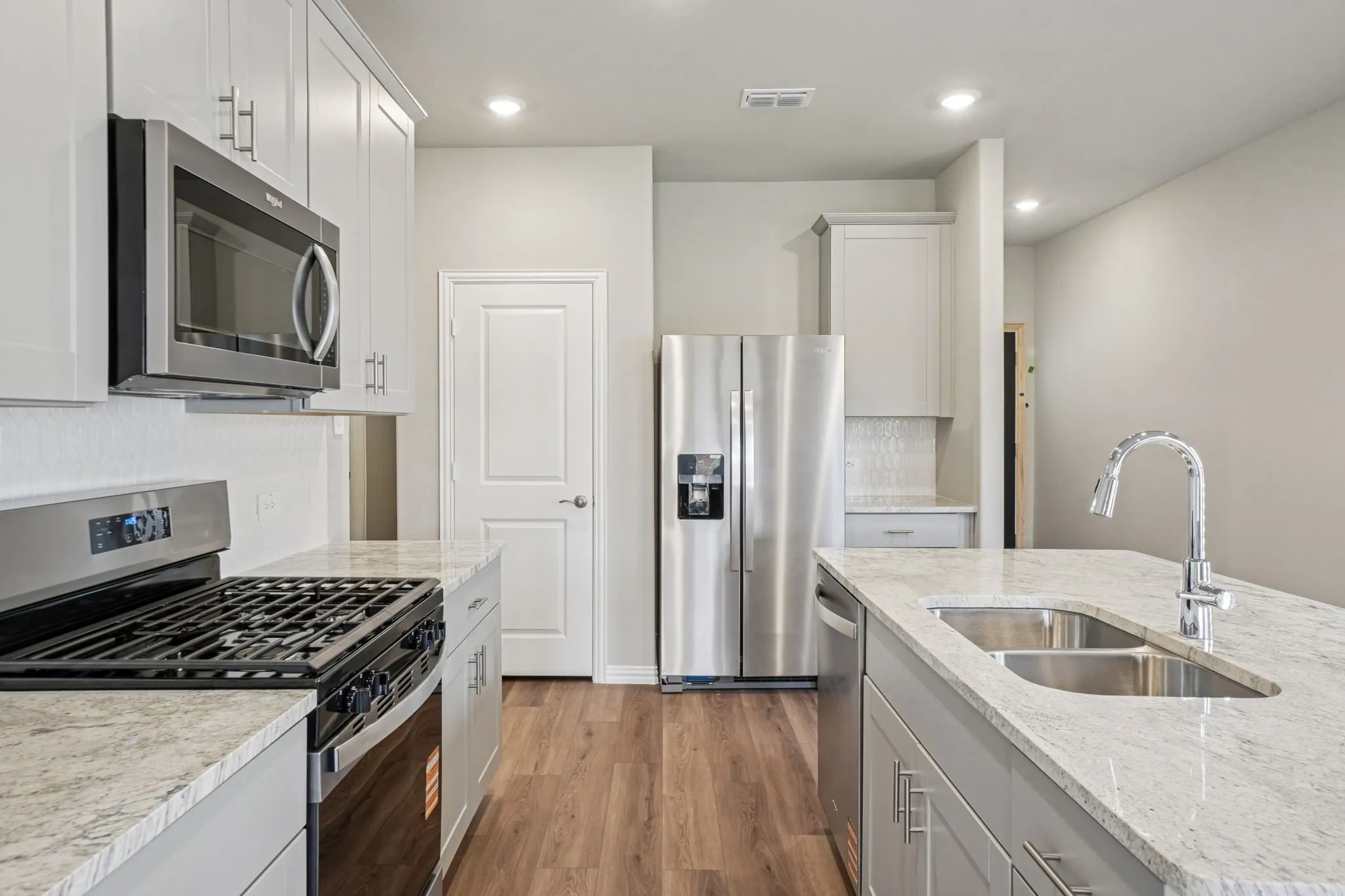  Photo is not of the actual home, but is an inspirational photo of builder’s model home and may depict options, furnishings, and/or decorator features that are not included.

