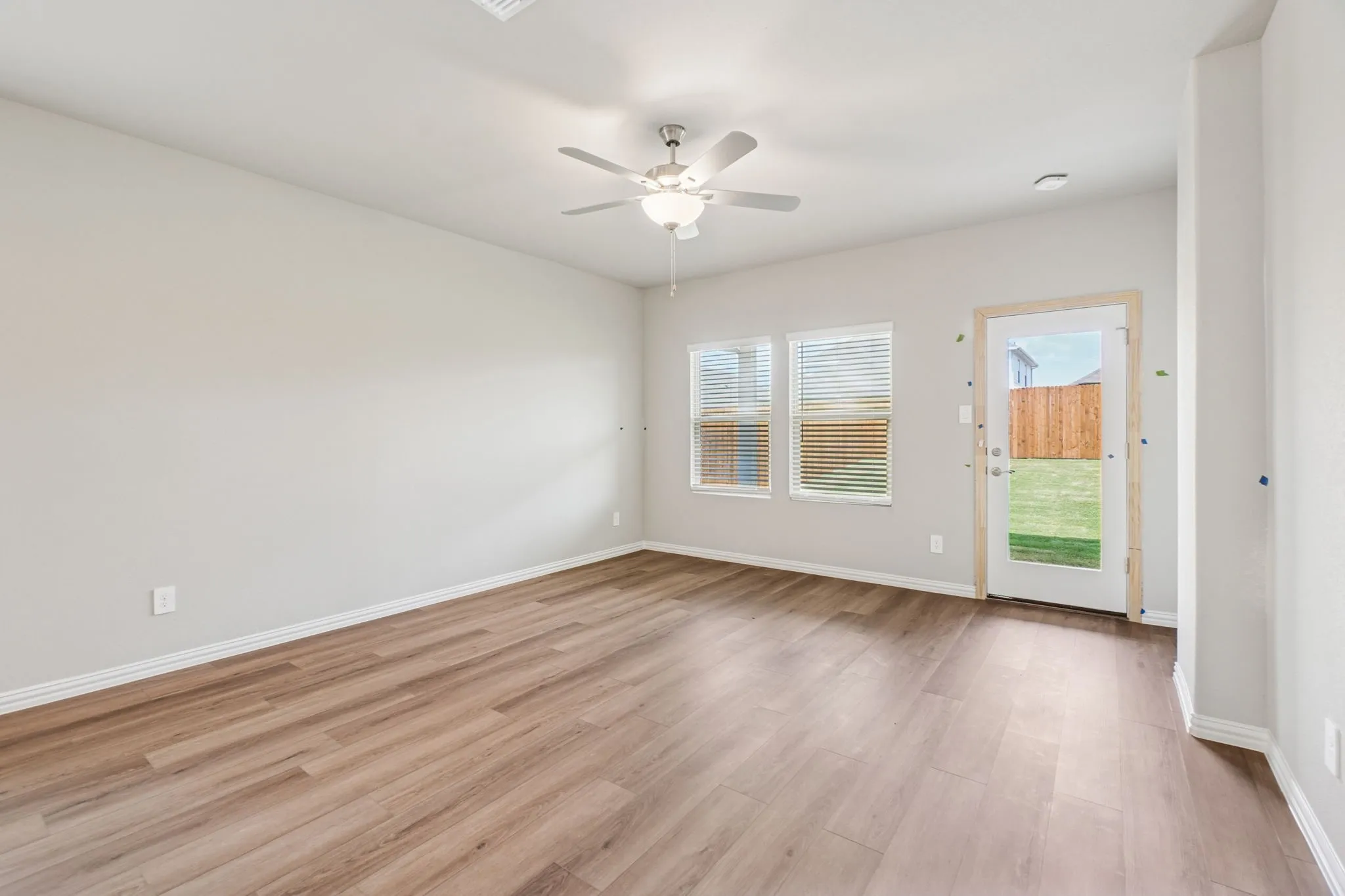  Photo is not of the actual home, but is an inspirational photo of builder’s model home and may depict options, furnishings, and/or decorator features that are not included.
