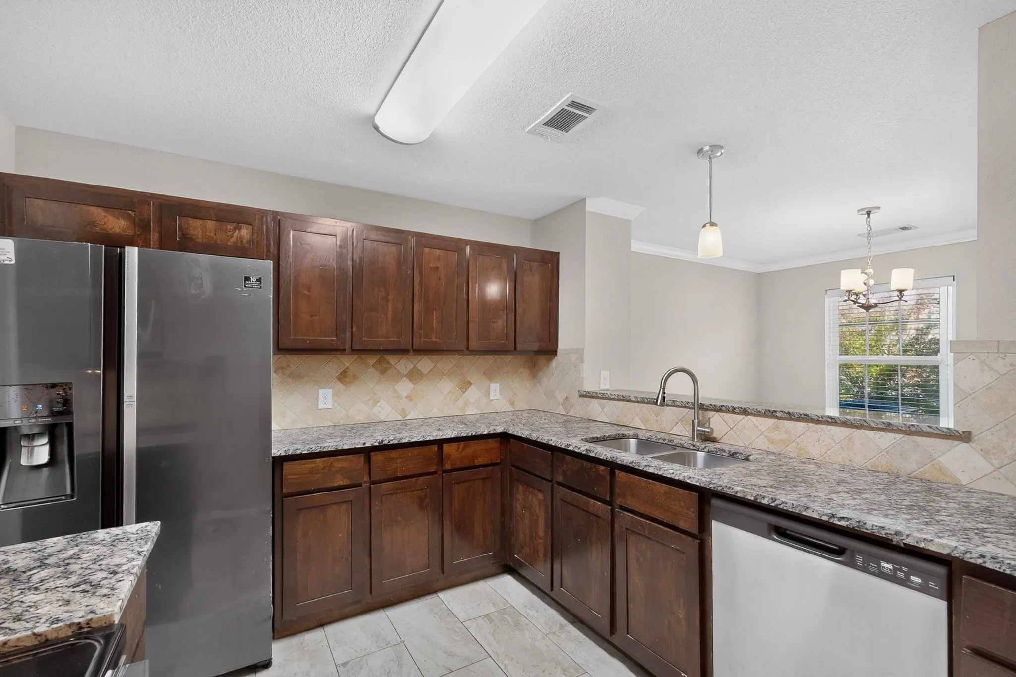 Townhouse For Rent in Denton County , 829 Summercreek Drive, Lewisville, Texas 75067, 2 Bedroom, 3 Bathroom, Garage spaces, 1,481 Sqft, built in 2017, mls#21395345, Real Estate Agent in Lewisville, Homes For Rent in Denton county, Homes For Rent in Lewisville, Realtor in Lewisville Texas, Real Estate Brokerage Independent Realty Texas, Luminita Cordes Realtor