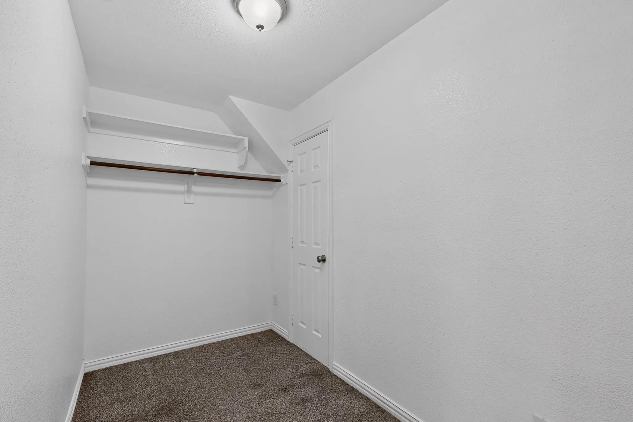 Townhouse For Rent in Denton County , 829 Summercreek Drive, Lewisville, Texas 75067, 2 Bedroom, 3 Bathroom, Garage spaces, 1,481 Sqft, built in 2017, mls#21395345, Real Estate Agent in Lewisville, Homes For Rent in Denton county, Homes For Rent in Lewisville, Realtor in Lewisville Texas, Real Estate Brokerage Independent Realty Texas, Luminita Cordes Realtor
