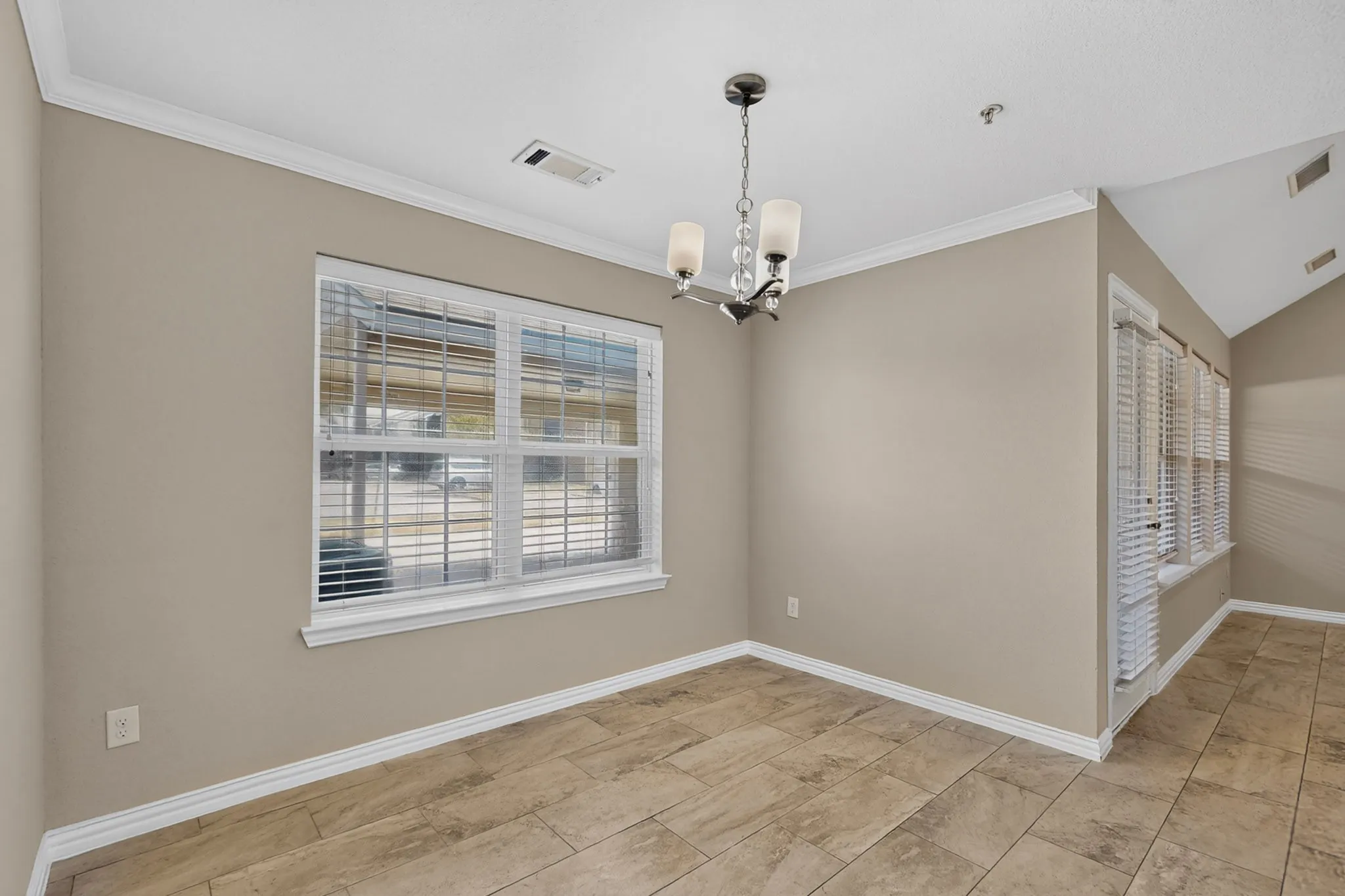 Townhouse For Rent in Denton County , 829 Summercreek Drive, Lewisville, Texas 75067, 2 Bedroom, 3 Bathroom, Garage spaces, 1,481 Sqft, built in 2017, mls#21395345, Real Estate Agent in Lewisville, Homes For Rent in Denton county, Homes For Rent in Lewisville, Realtor in Lewisville Texas, Real Estate Brokerage Independent Realty Texas, Luminita Cordes Realtor