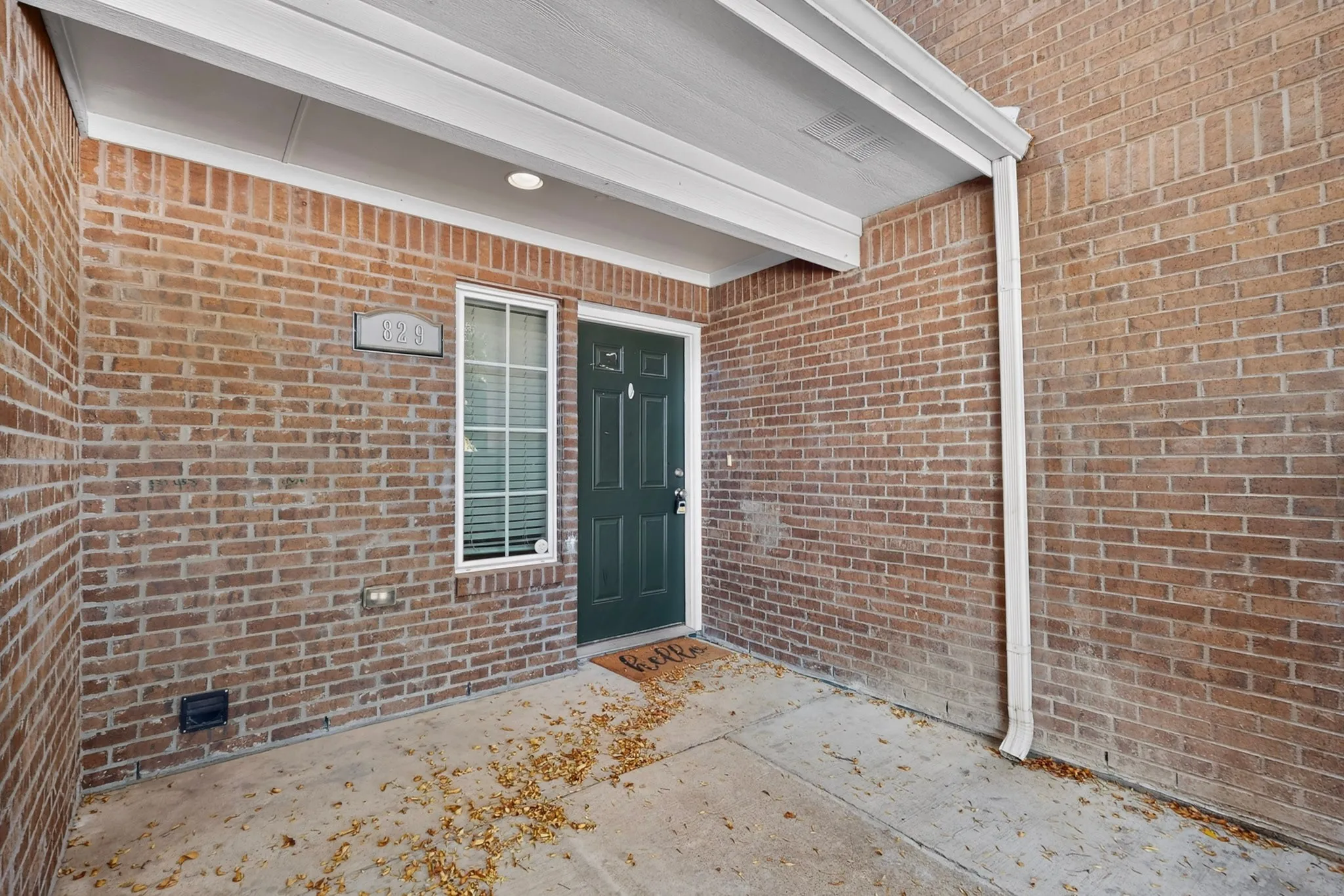 Townhouse For Rent in Denton County , 829 Summercreek Drive, Lewisville, Texas 75067, 2 Bedroom, 3 Bathroom, Garage spaces, 1,481 Sqft, built in 2017, mls#21395345, Real Estate Agent in Lewisville, Homes For Rent in Denton county, Homes For Rent in Lewisville, Realtor in Lewisville Texas, Real Estate Brokerage Independent Realty Texas, Luminita Cordes Realtor