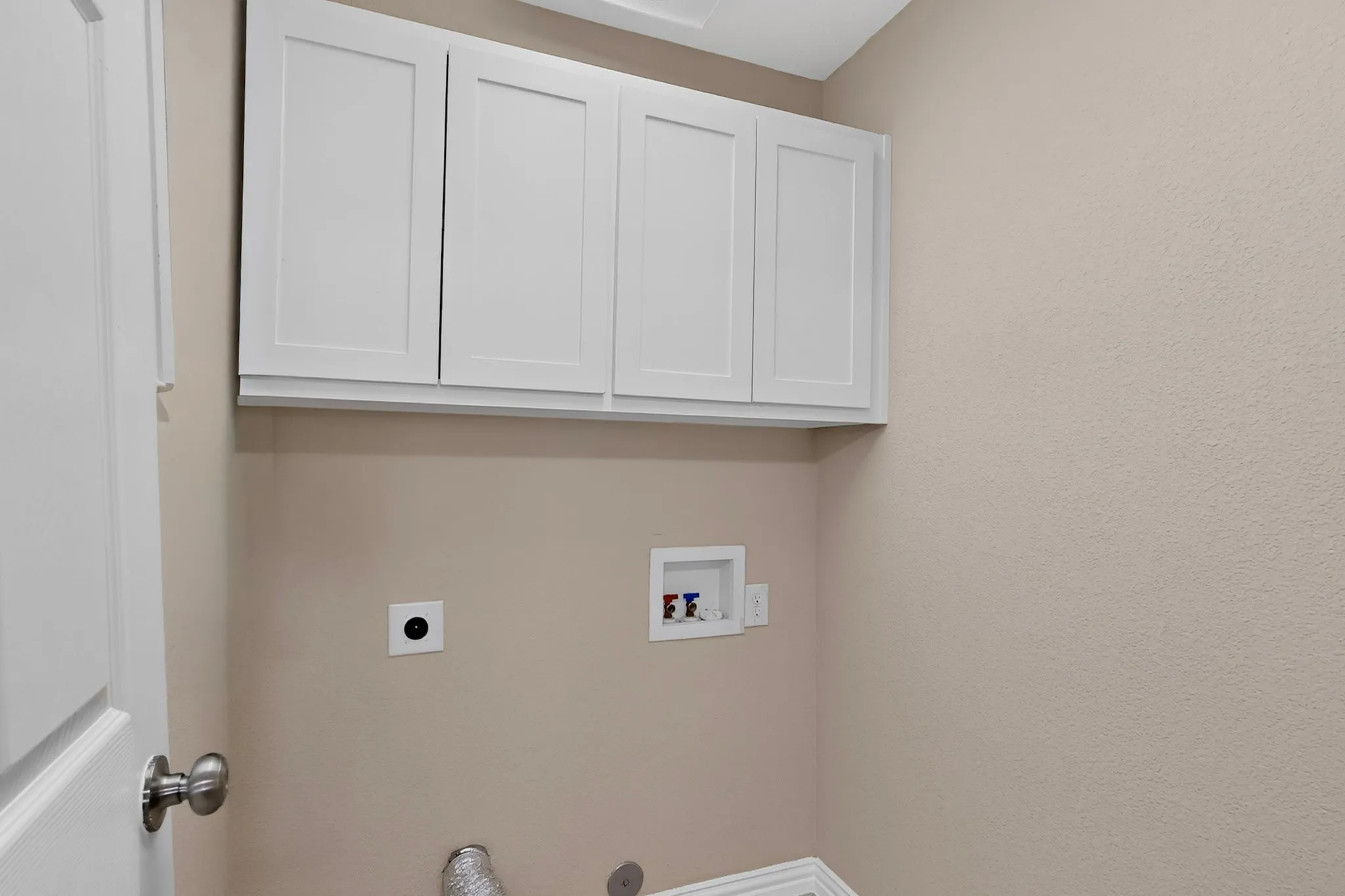 Townhouse For Rent in Denton County , 829 Summercreek Drive, Lewisville, Texas 75067, 2 Bedroom, 3 Bathroom, Garage spaces, 1,481 Sqft, built in 2017, mls#21395345, Real Estate Agent in Lewisville, Homes For Rent in Denton county, Homes For Rent in Lewisville, Realtor in Lewisville Texas, Real Estate Brokerage Independent Realty Texas, Luminita Cordes Realtor