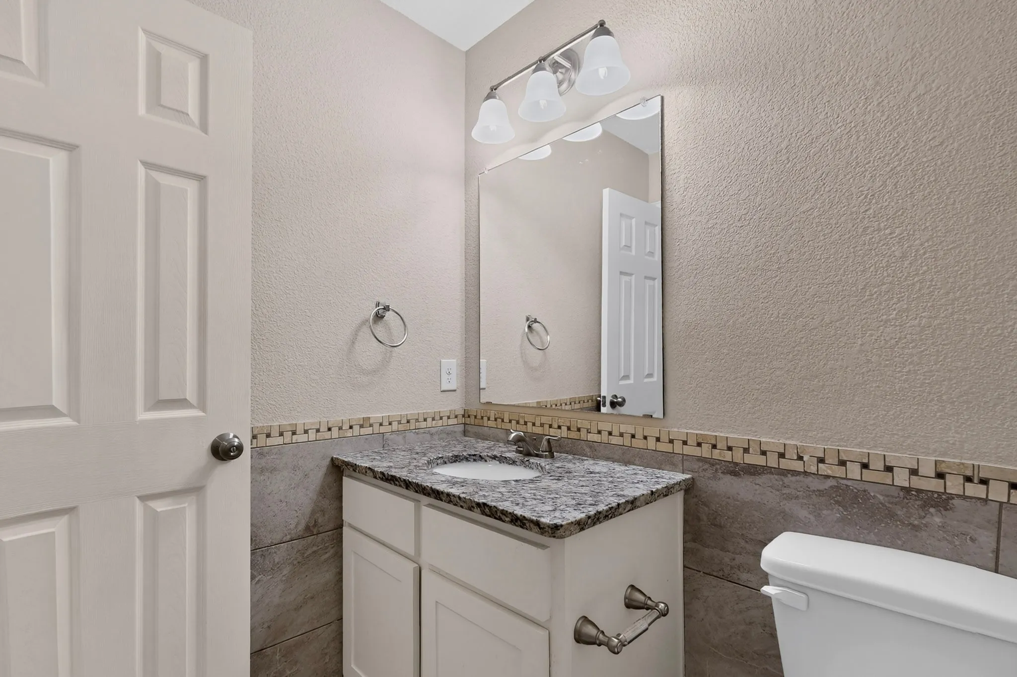 Townhouse For Rent in Denton County , 829 Summercreek Drive, Lewisville, Texas 75067, 2 Bedroom, 3 Bathroom, Garage spaces, 1,481 Sqft, built in 2017, mls#21395345, Real Estate Agent in Lewisville, Homes For Rent in Denton county, Homes For Rent in Lewisville, Realtor in Lewisville Texas, Real Estate Brokerage Independent Realty Texas, Luminita Cordes Realtor
