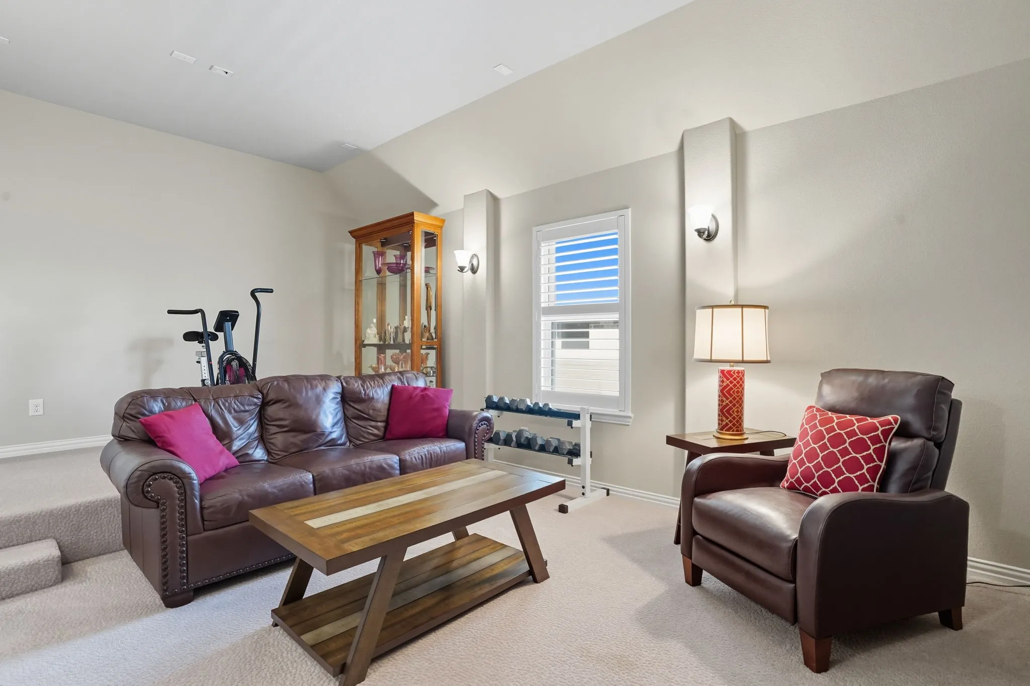 Single Family Residence For Sale in Denton County , 7616 Big Buckle Drive, Frisco, Texas 75036, 5 Bedroom, 5 Bathroom, 3 Garage spaces, 4,462 Sqft, built in 2019, mls#21394530, Real Estate Agent in Frisco, Homes For Sale in Denton county, Homes For Sale in Frisco, Realtor in Frisco Texas, Real Estate Brokerage Independent Realty Texas, Luminita Cordes Realtor