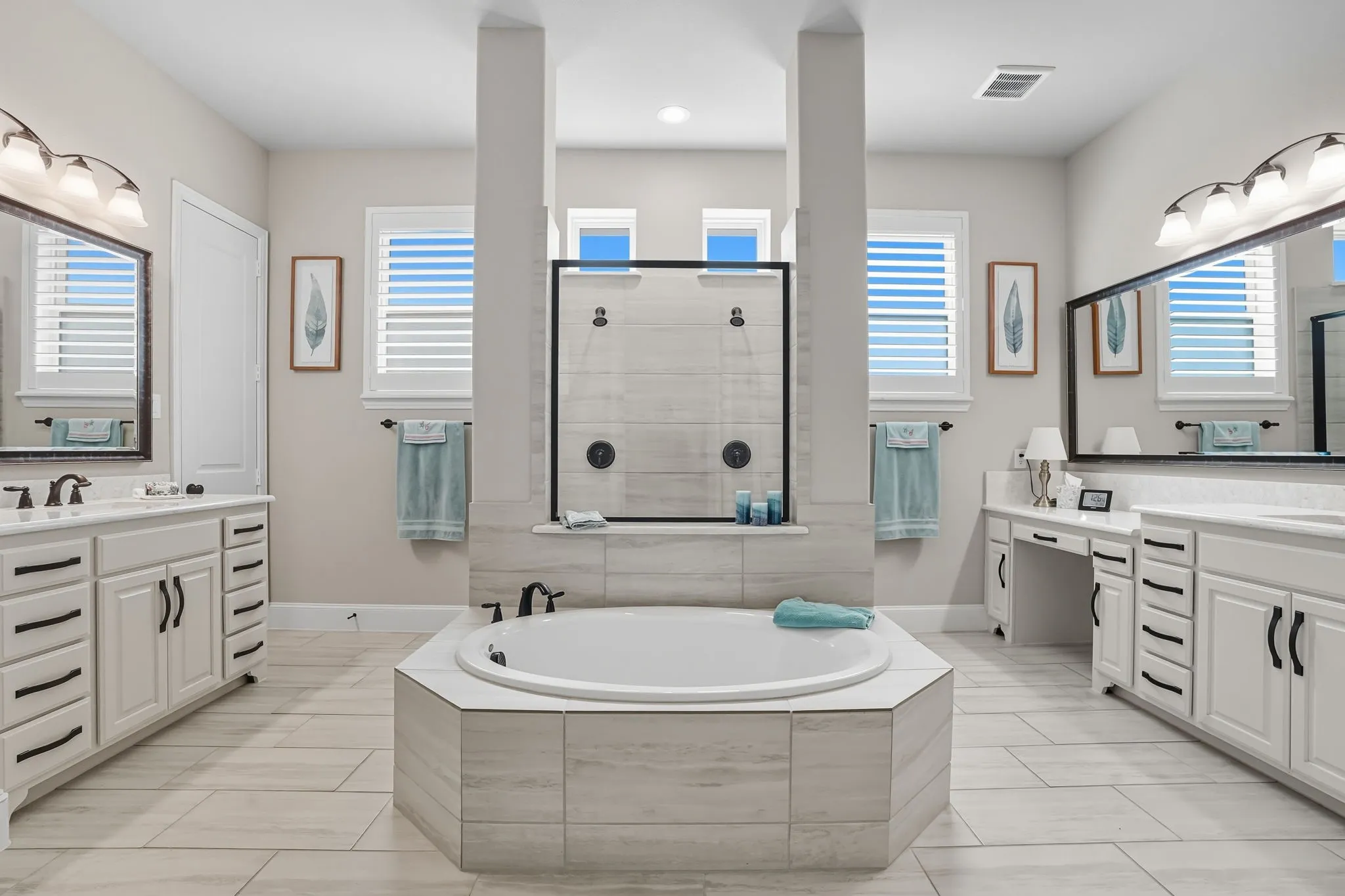 Single Family Residence For Sale in Denton County , 7616 Big Buckle Drive, Frisco, Texas 75036, 5 Bedroom, 5 Bathroom, 3 Garage spaces, 4,462 Sqft, built in 2019, mls#21394530, Real Estate Agent in Frisco, Homes For Sale in Denton county, Homes For Sale in Frisco, Realtor in Frisco Texas, Real Estate Brokerage Independent Realty Texas, Luminita Cordes Realtor