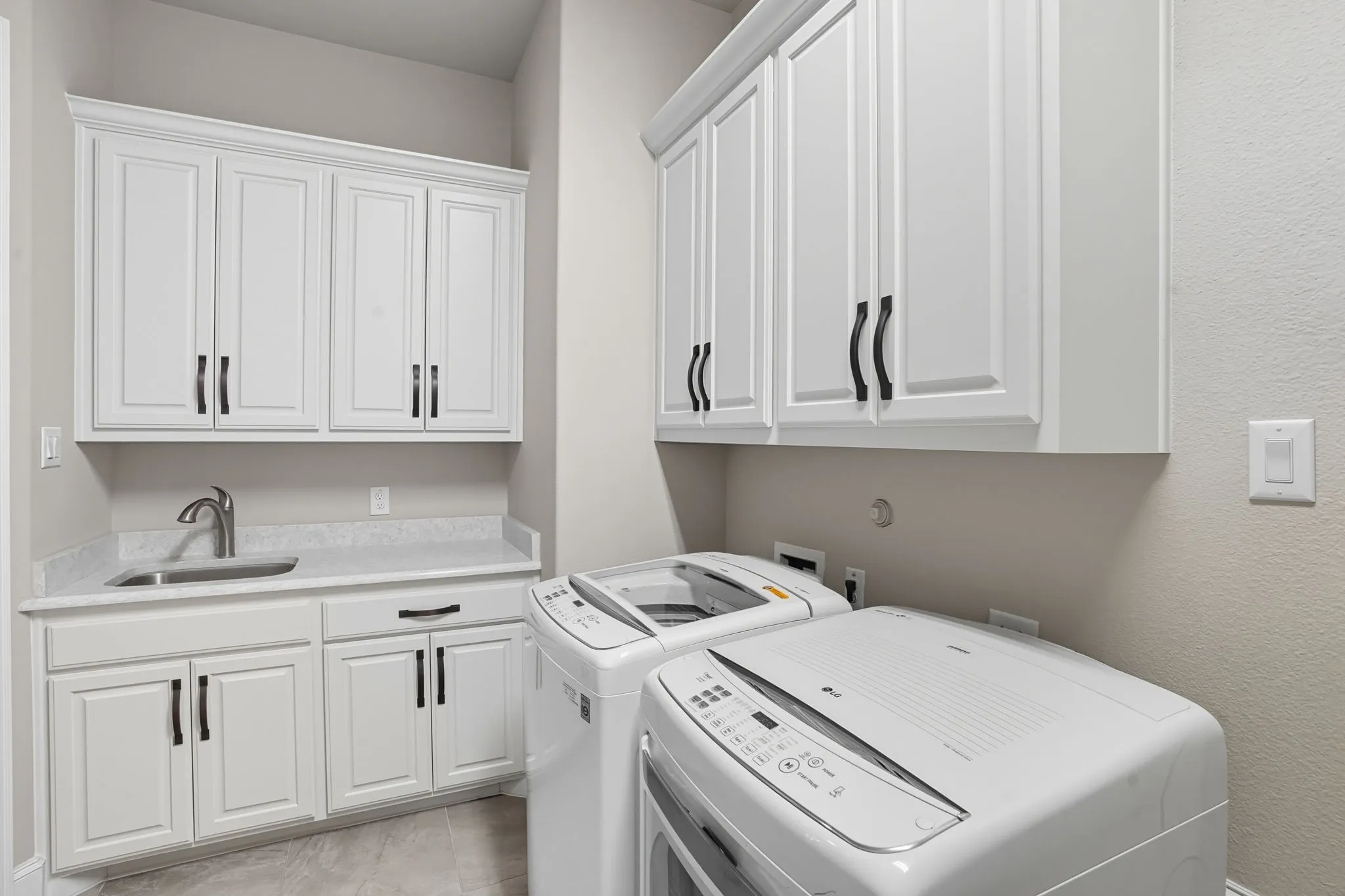 Single Family Residence For Sale in Denton County , 7616 Big Buckle Drive, Frisco, Texas 75036, 5 Bedroom, 5 Bathroom, 3 Garage spaces, 4,462 Sqft, built in 2019, mls#21394530, Real Estate Agent in Frisco, Homes For Sale in Denton county, Homes For Sale in Frisco, Realtor in Frisco Texas, Real Estate Brokerage Independent Realty Texas, Luminita Cordes Realtor