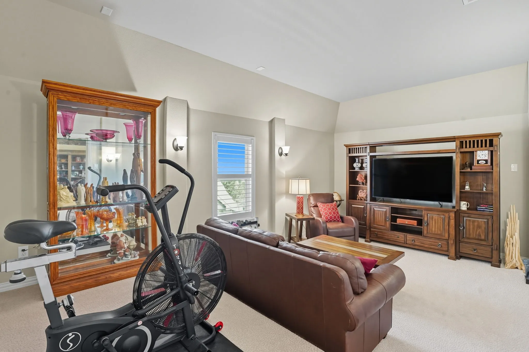 Single Family Residence For Sale in Denton County , 7616 Big Buckle Drive, Frisco, Texas 75036, 5 Bedroom, 5 Bathroom, 3 Garage spaces, 4,462 Sqft, built in 2019, mls#21394530, Real Estate Agent in Frisco, Homes For Sale in Denton county, Homes For Sale in Frisco, Realtor in Frisco Texas, Real Estate Brokerage Independent Realty Texas, Luminita Cordes Realtor