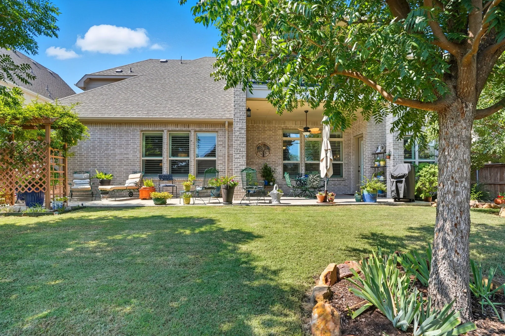 Single Family Residence For Sale in Denton County , 7616 Big Buckle Drive, Frisco, Texas 75036, 5 Bedroom, 5 Bathroom, 3 Garage spaces, 4,462 Sqft, built in 2019, mls#21394530, Real Estate Agent in Frisco, Homes For Sale in Denton county, Homes For Sale in Frisco, Realtor in Frisco Texas, Real Estate Brokerage Independent Realty Texas, Luminita Cordes Realtor