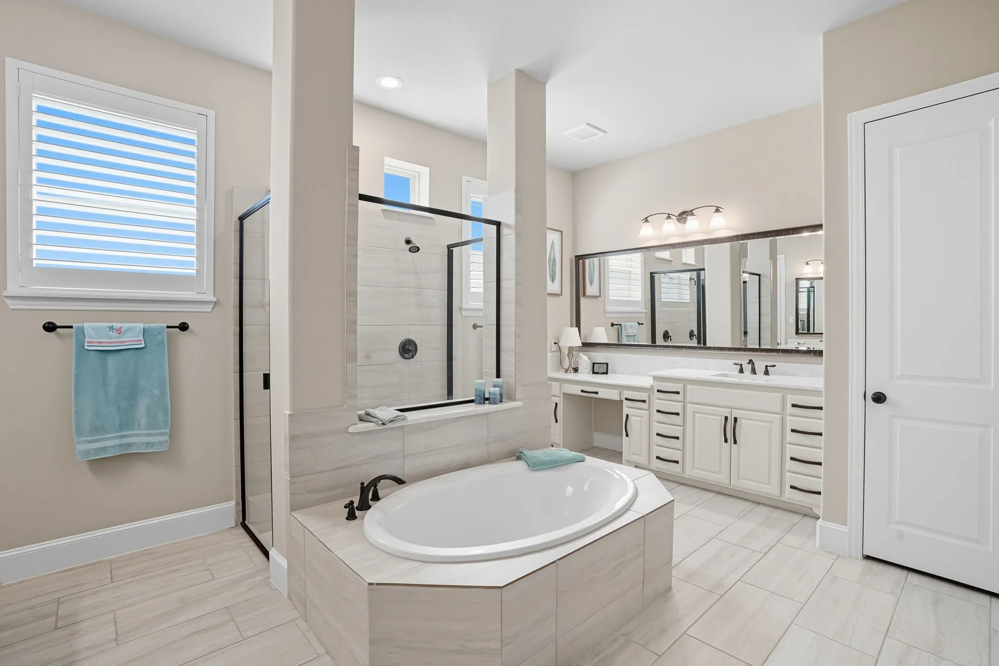Single Family Residence For Sale in Denton County , 7616 Big Buckle Drive, Frisco, Texas 75036, 5 Bedroom, 5 Bathroom, 3 Garage spaces, 4,462 Sqft, built in 2019, mls#21394530, Real Estate Agent in Frisco, Homes For Sale in Denton county, Homes For Sale in Frisco, Realtor in Frisco Texas, Real Estate Brokerage Independent Realty Texas, Luminita Cordes Realtor