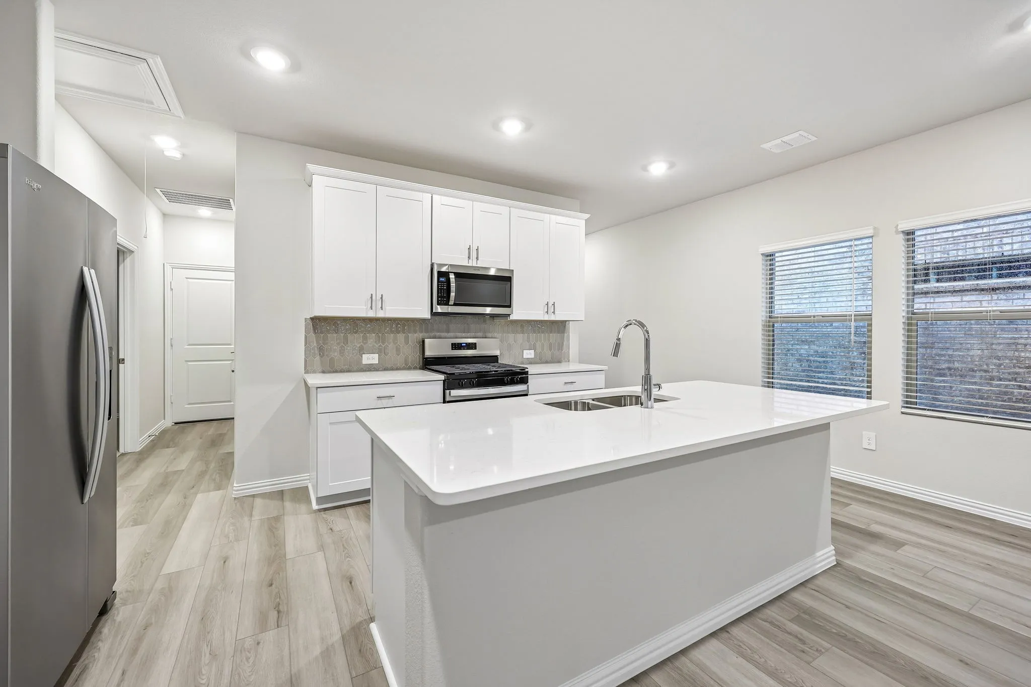  Photo is not of the actual home, but is an inspirational photo of builder’s model home and may depict options, furnishings, and/or decorator features that are not included.
