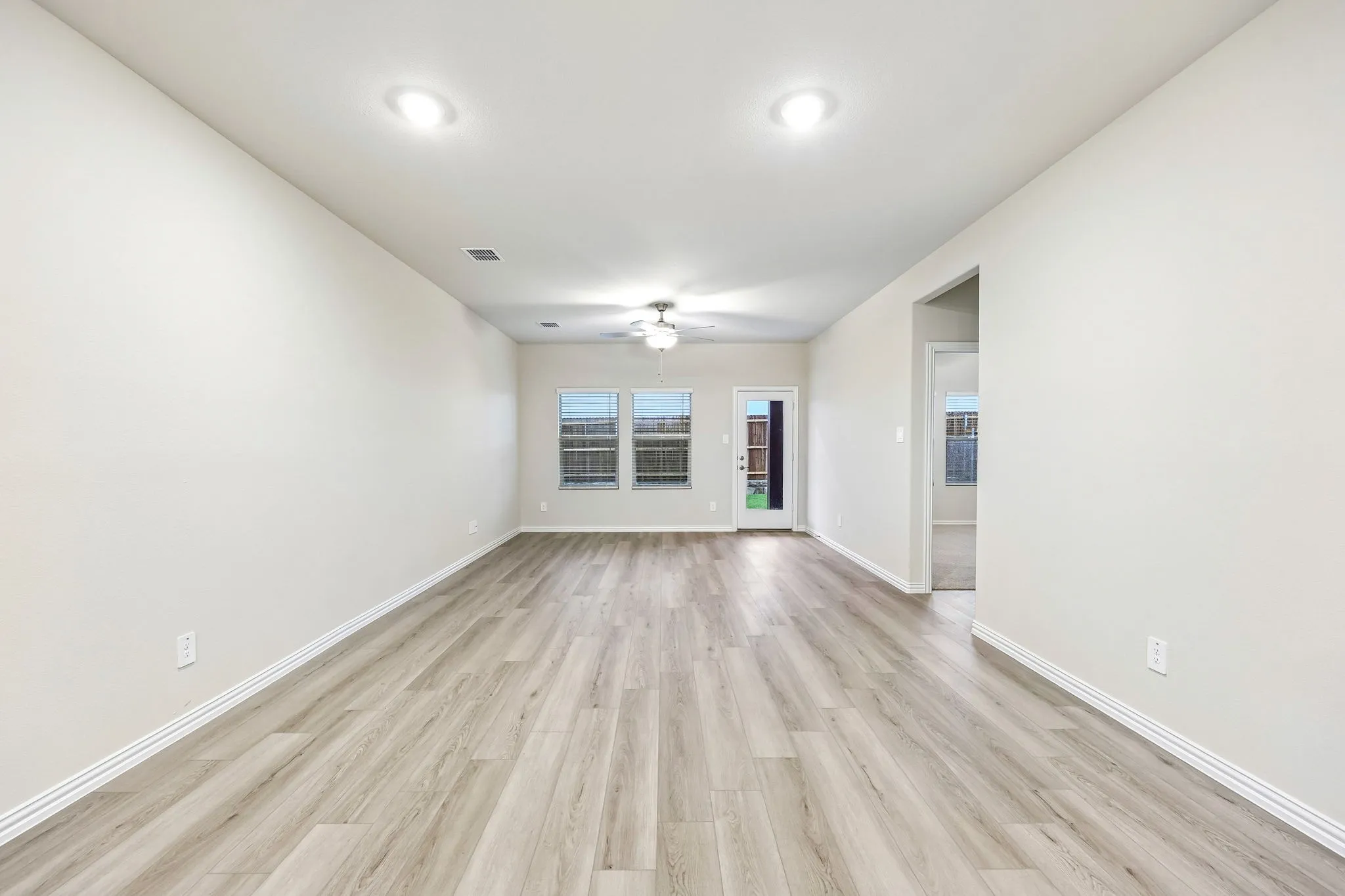  Photo is not of the actual home, but is an inspirational photo of builder’s model home and may depict options, furnishings, and/or decorator features that are not included.
