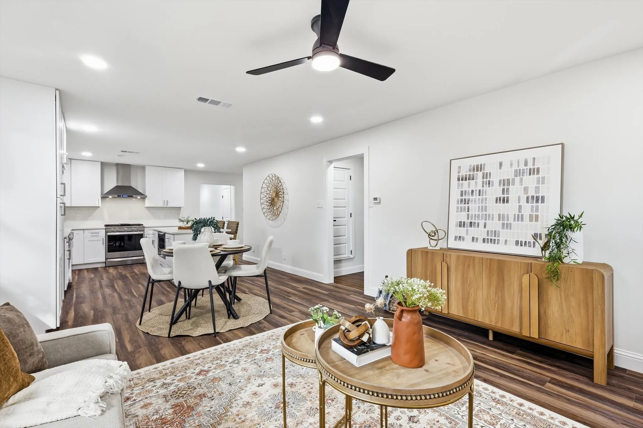 Single Family Residence For Sale in Dallas County , 523 Martinique Avenue, Dallas, Texas 75223, 4 Bedroom, 2 Bathroom, Garage spaces, 1,632 Sqft, built in 1963, mls#21394821, Real Estate Agent in Dallas, Homes For Sale in Dallas county, Homes For Sale in Dallas, Realtor in Dallas Texas, Real Estate Brokerage Independent Realty Texas, Luminita Cordes Realtor