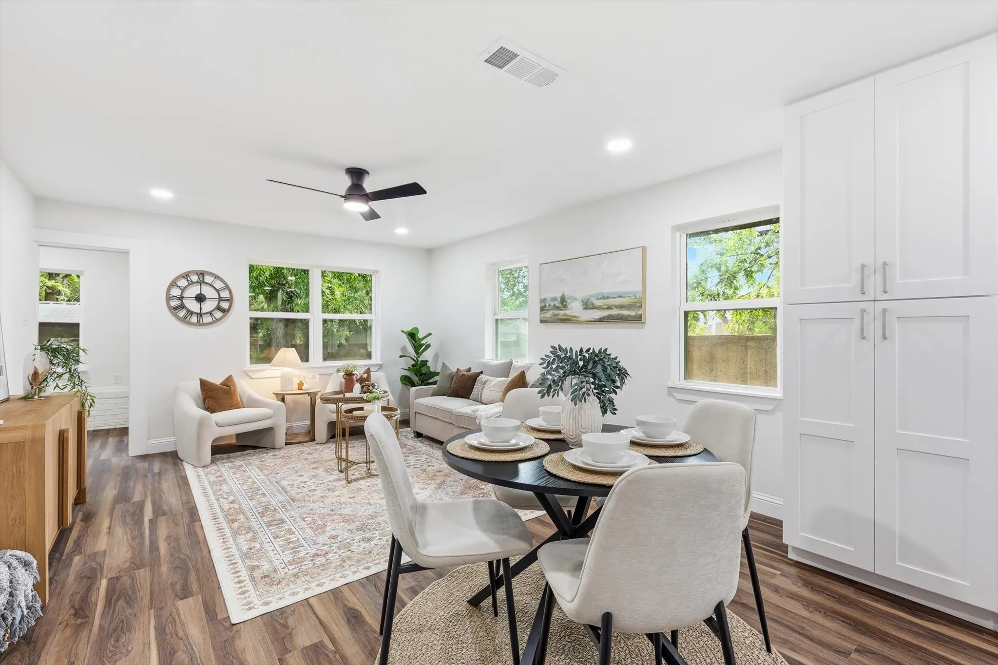 Single Family Residence For Sale in Dallas County , 523 Martinique Avenue, Dallas, Texas 75223, 4 Bedroom, 2 Bathroom, Garage spaces, 1,632 Sqft, built in 1963, mls#21394821, Real Estate Agent in Dallas, Homes For Sale in Dallas county, Homes For Sale in Dallas, Realtor in Dallas Texas, Real Estate Brokerage Independent Realty Texas, Luminita Cordes Realtor
