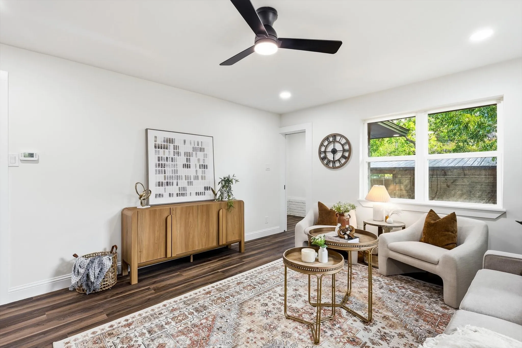 Single Family Residence For Sale in Dallas County , 523 Martinique Avenue, Dallas, Texas 75223, 4 Bedroom, 2 Bathroom, Garage spaces, 1,632 Sqft, built in 1963, mls#21394821, Real Estate Agent in Dallas, Homes For Sale in Dallas county, Homes For Sale in Dallas, Realtor in Dallas Texas, Real Estate Brokerage Independent Realty Texas, Luminita Cordes Realtor